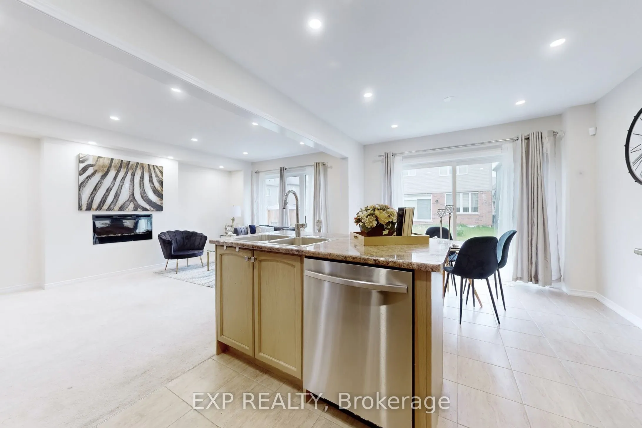 9 Esther Crescent