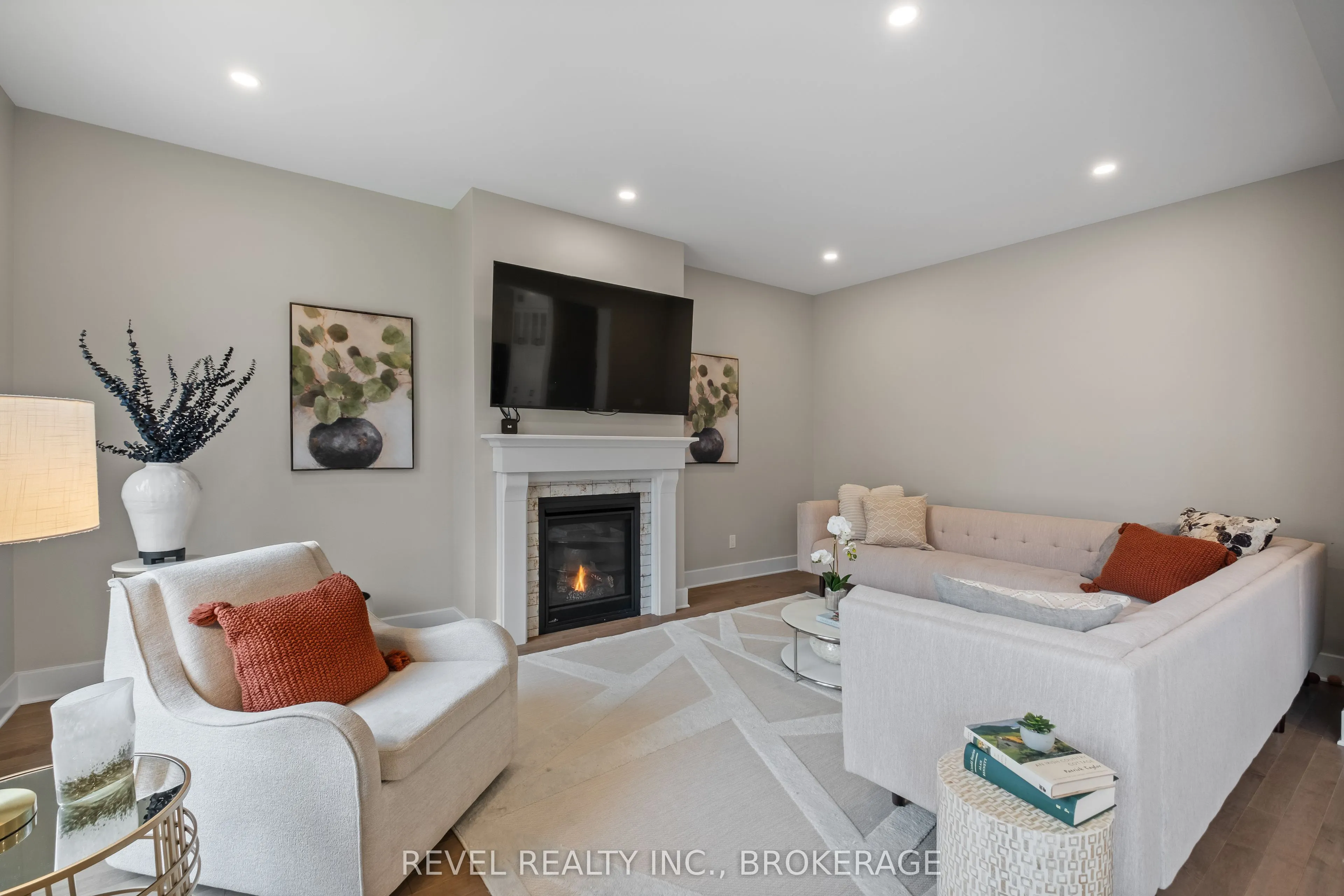 709 Riverview Way