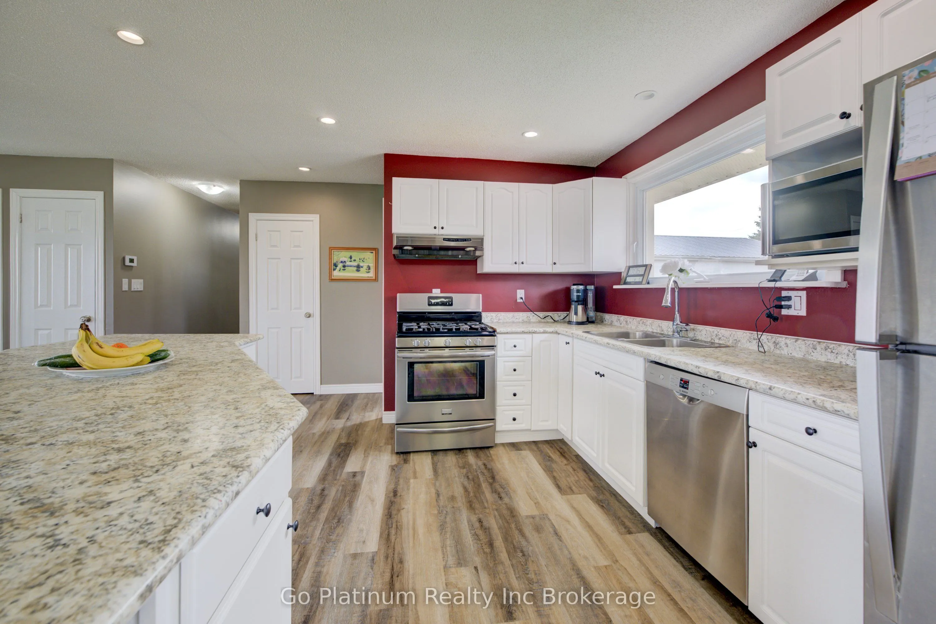 384870 Salford Road