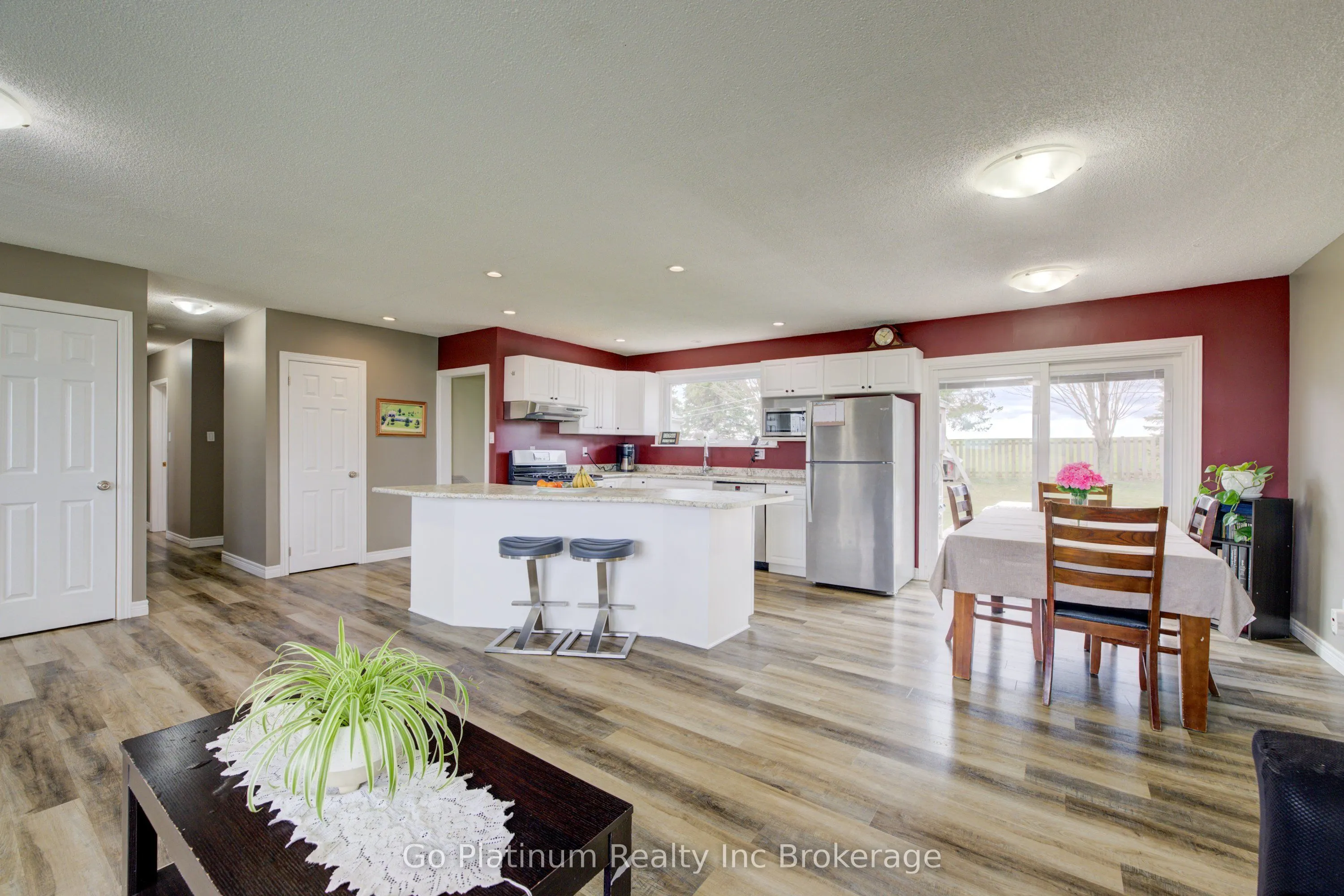 384870 Salford Road