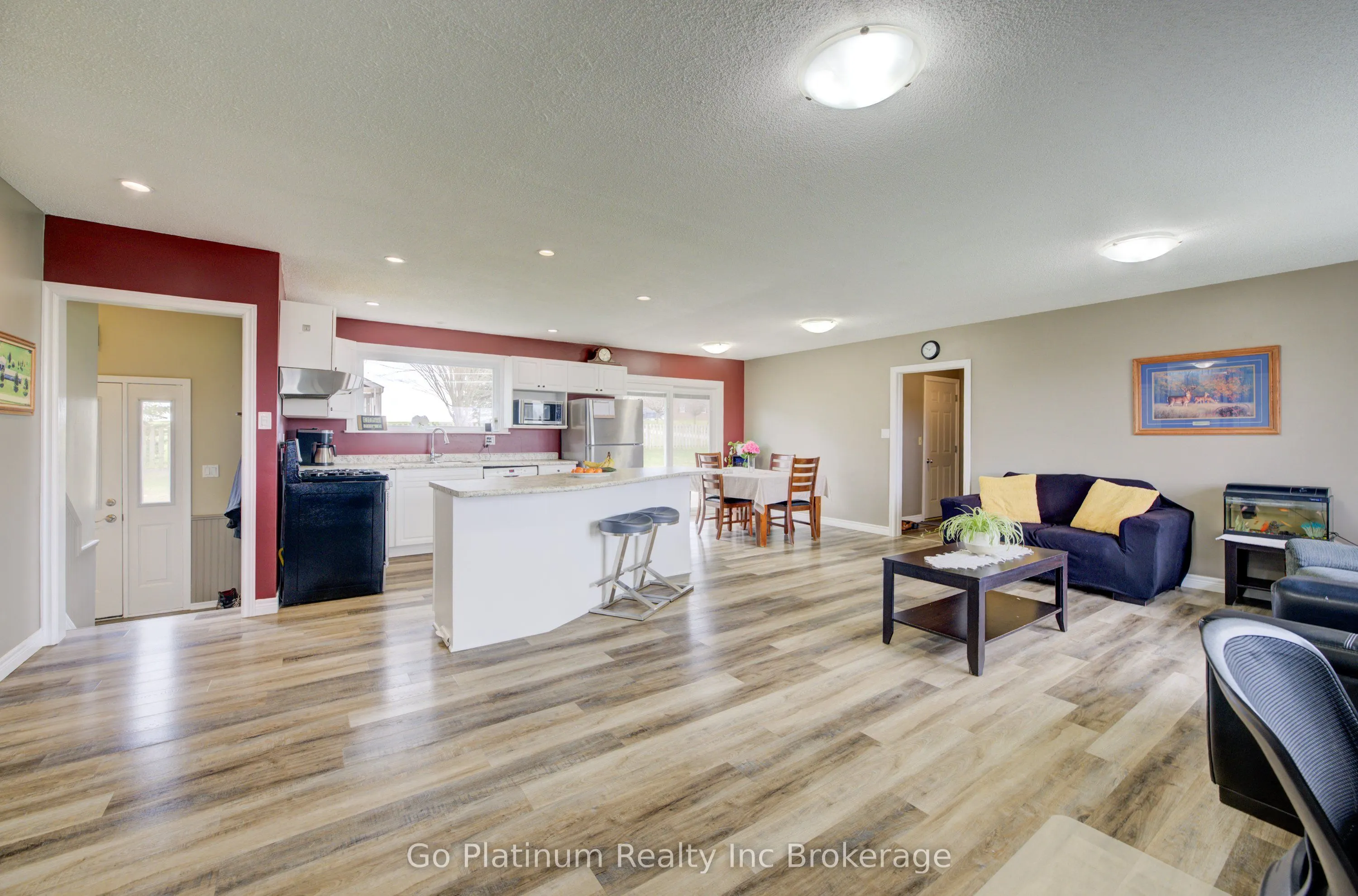 384870 Salford Road