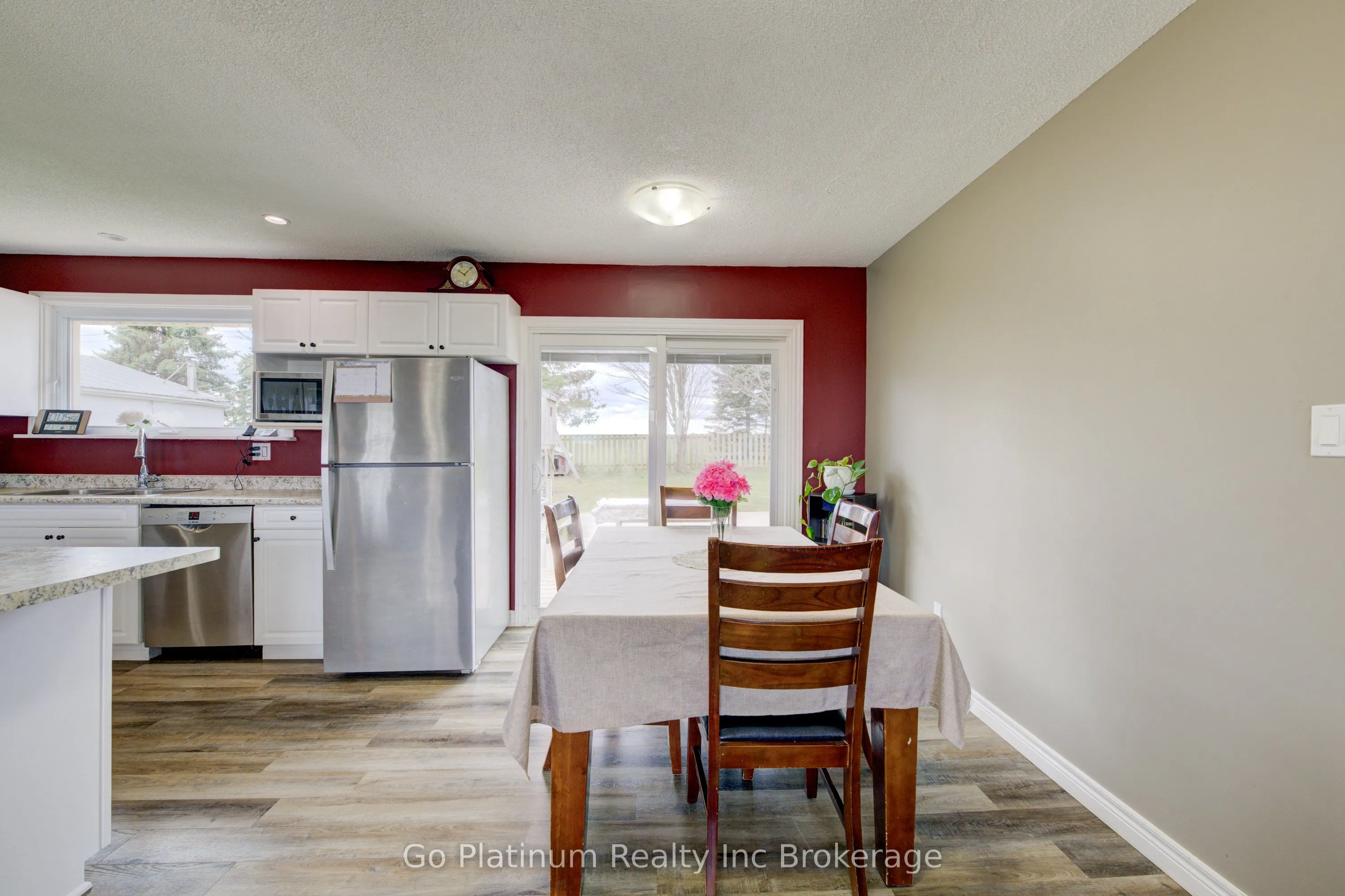 384870 Salford Road
