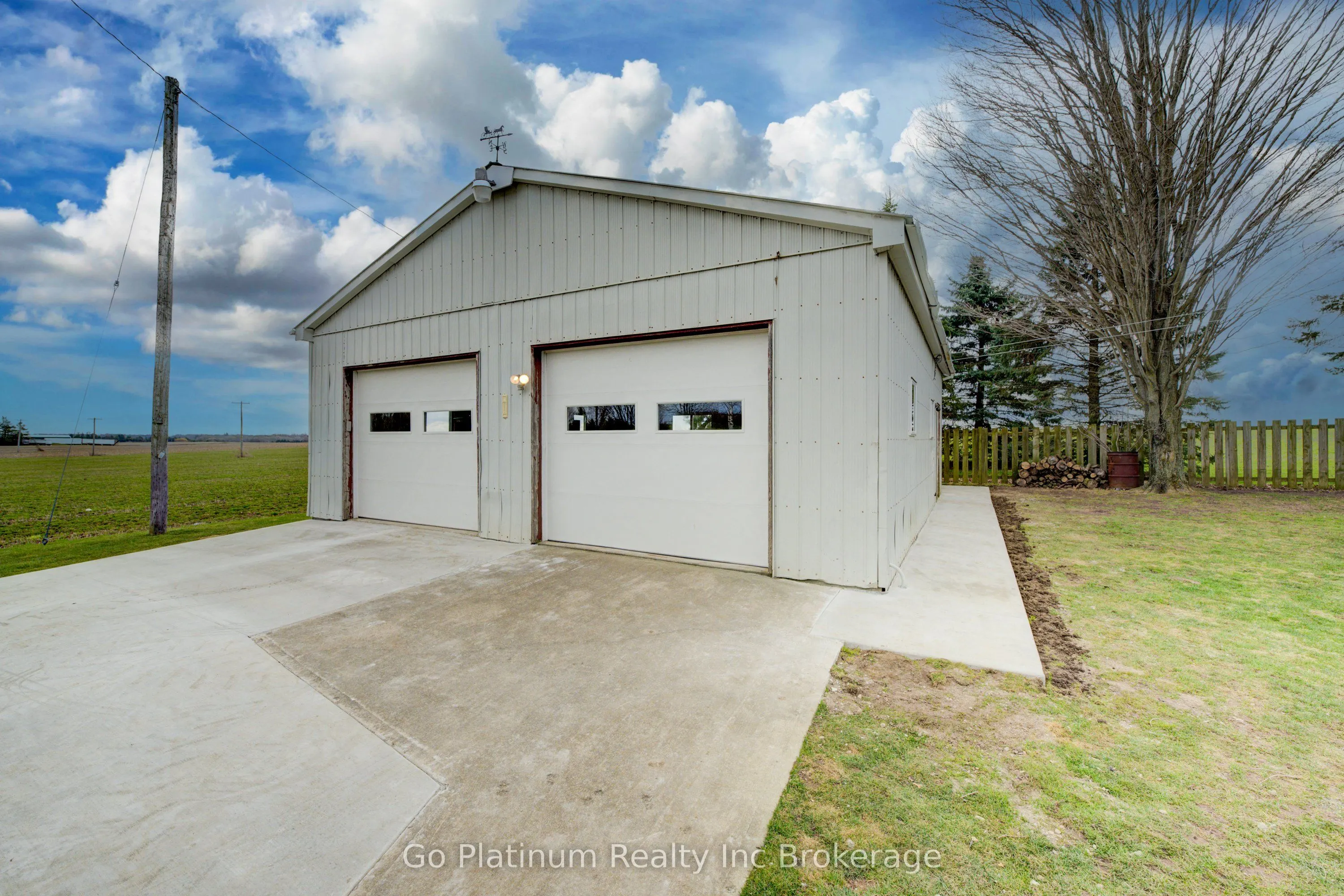 384870 Salford Road