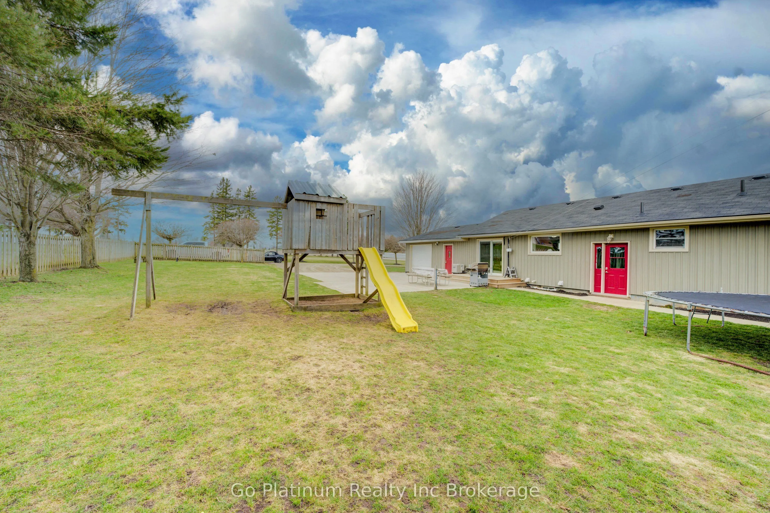 384870 Salford Road