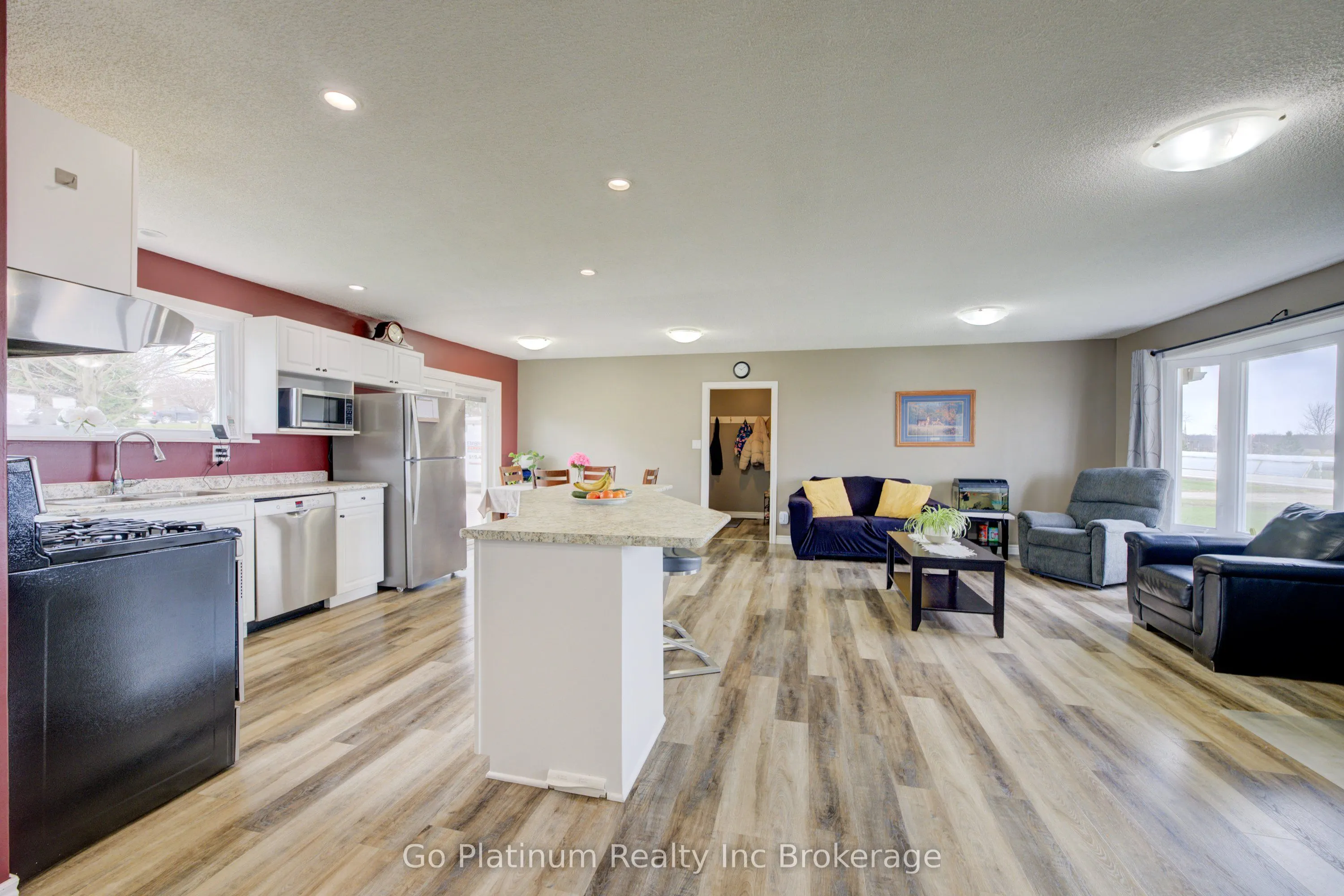 384870 Salford Road