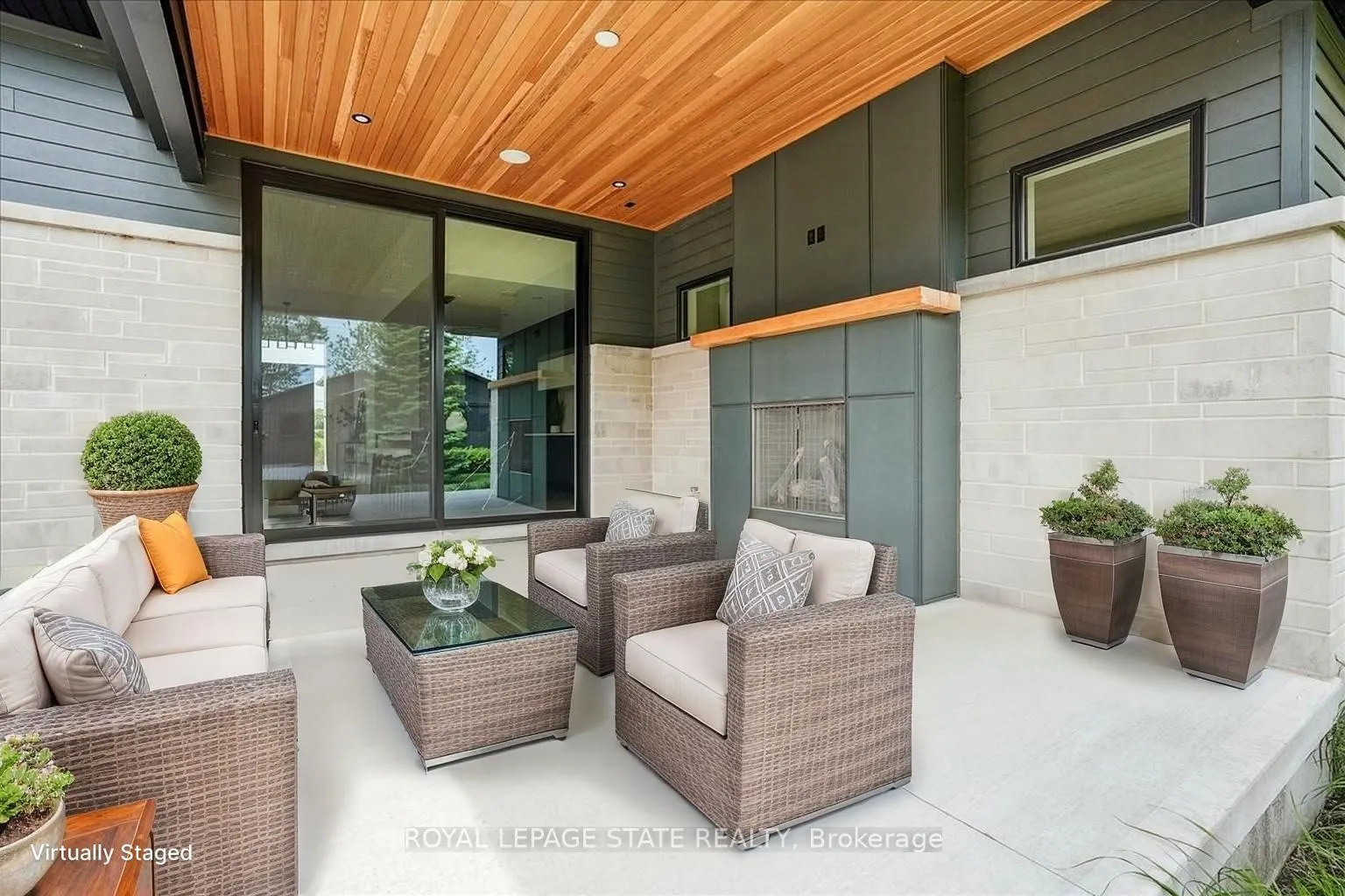 1613G Lookout Street