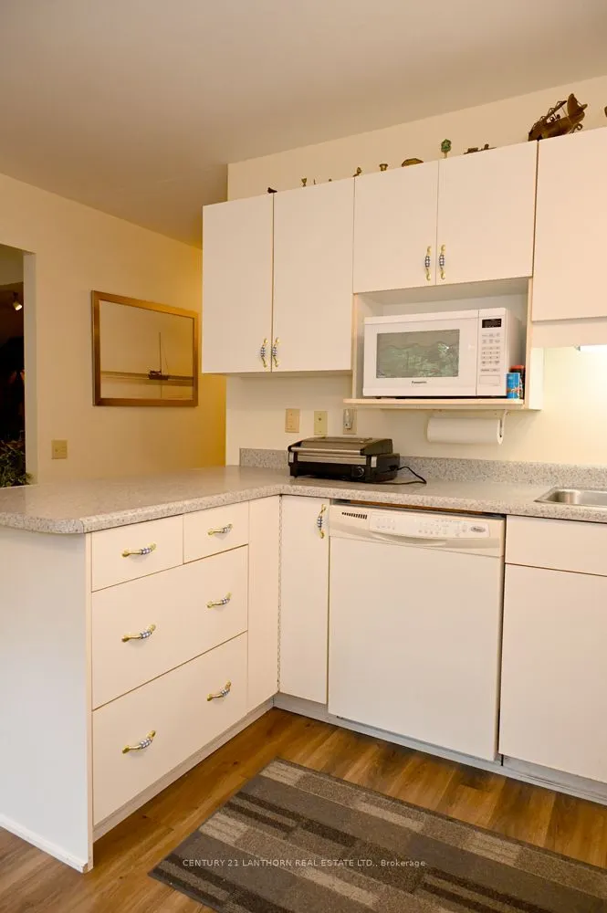 1 Reynolds Place N