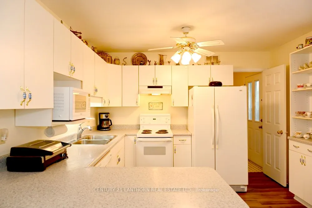 1 Reynolds Place N