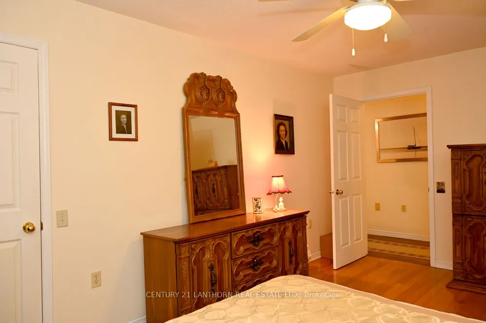 1 Reynolds Place N