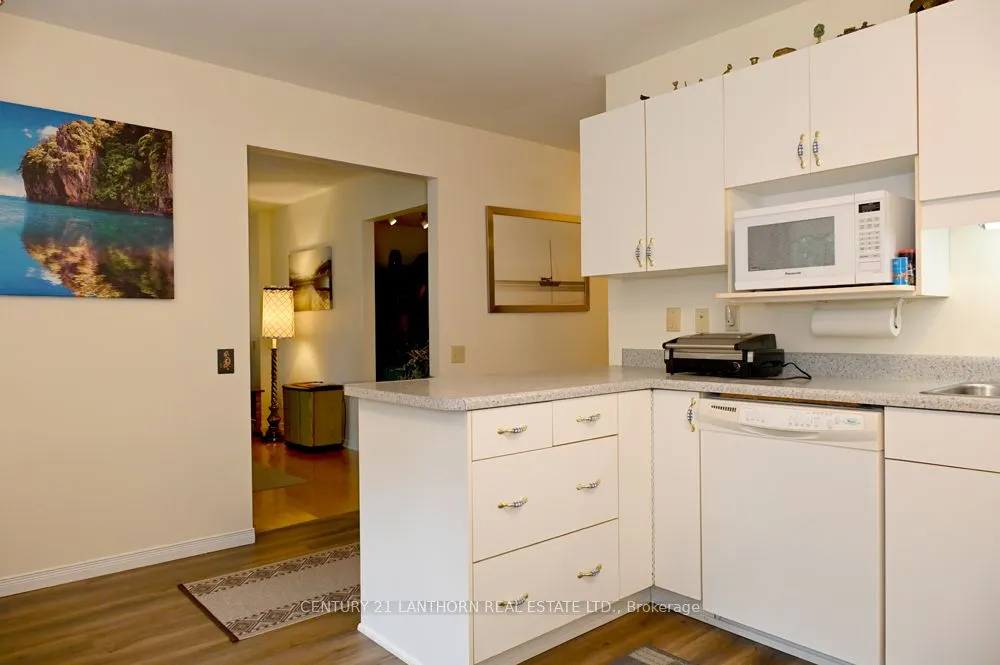 1 Reynolds Place N