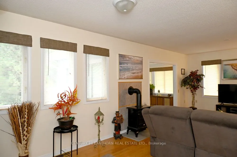 1 Reynolds Place N