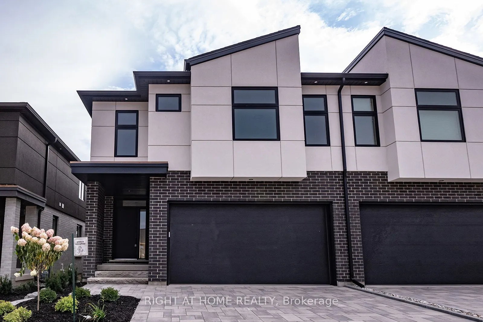 3909 Mitchell Crescent