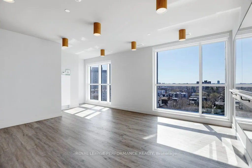 560 Rideau Street #517