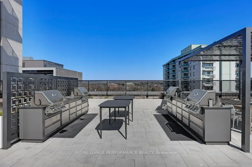 560 Rideau Street #517