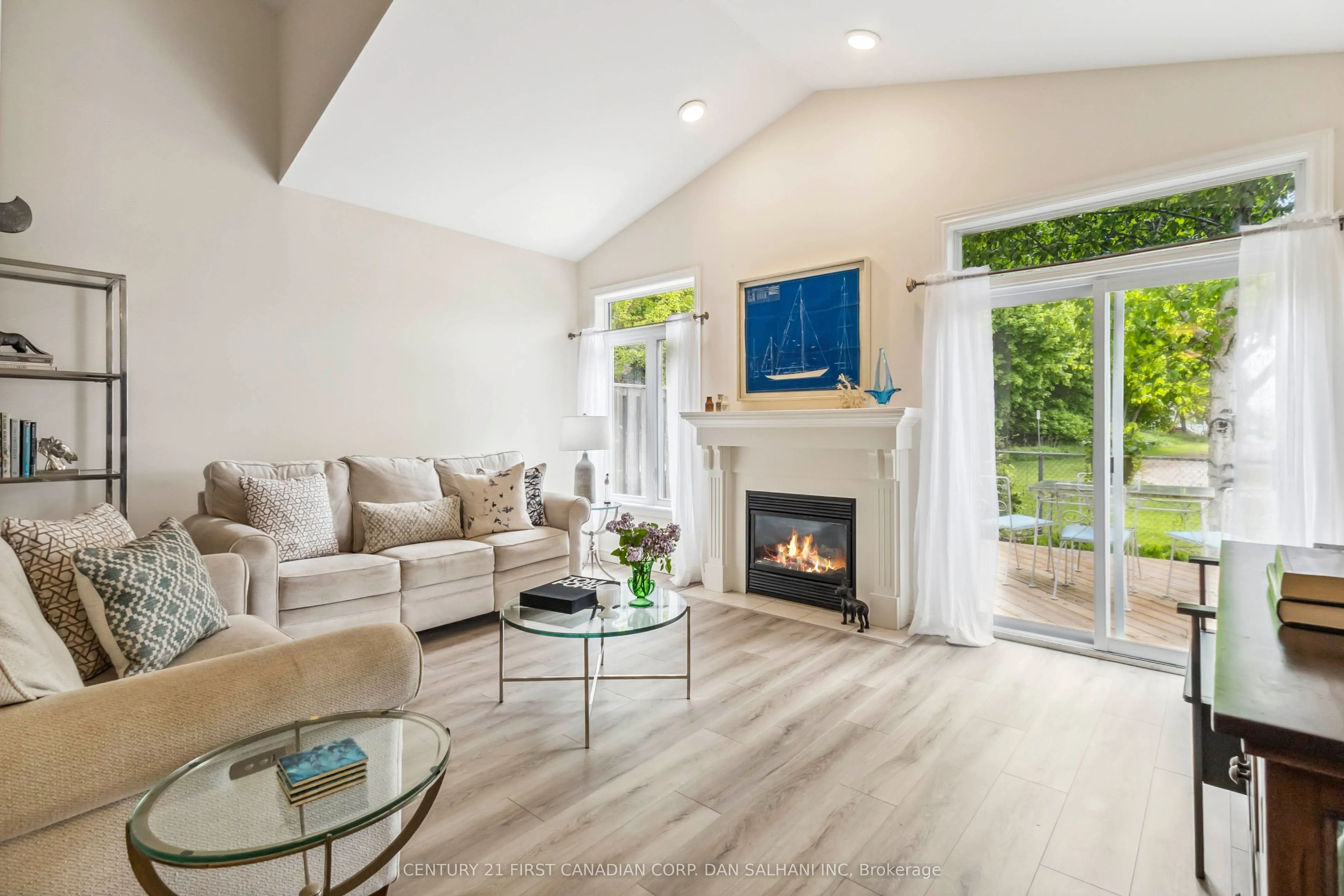 375 EDITH CAVELL Boulevard, #6