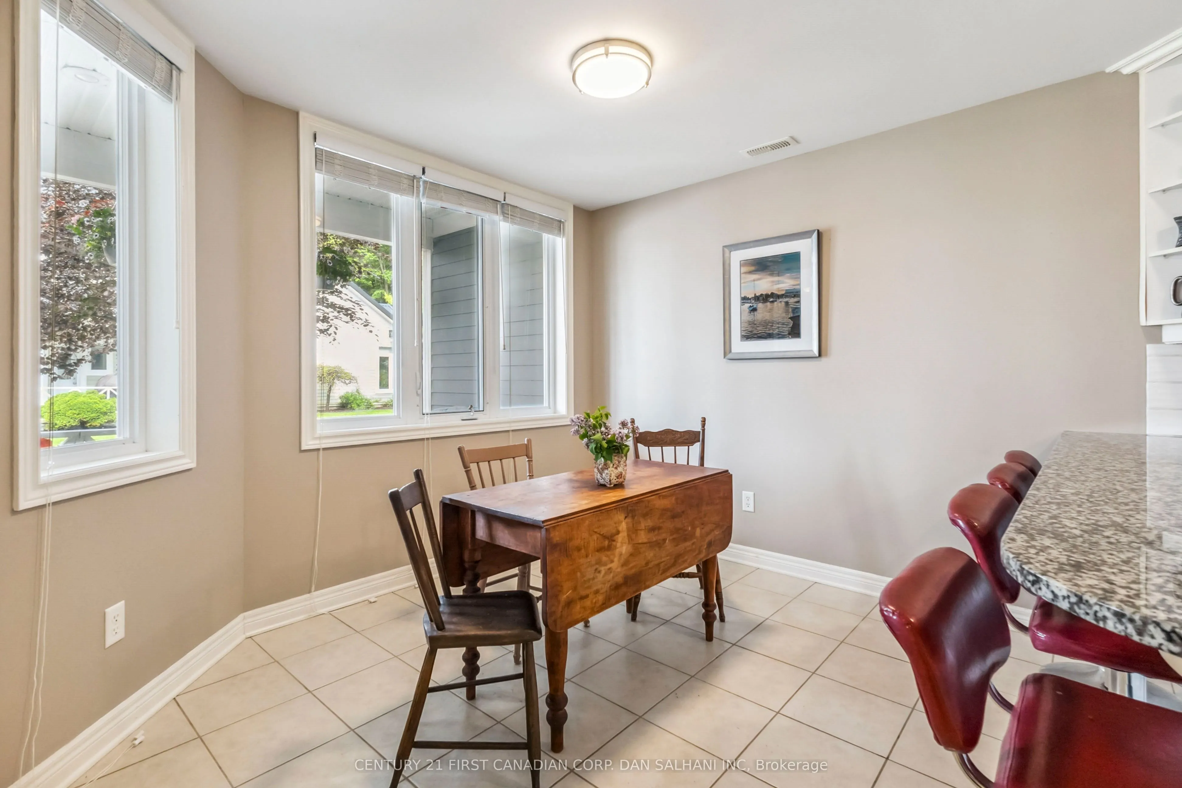 375 EDITH CAVELL Boulevard, #6