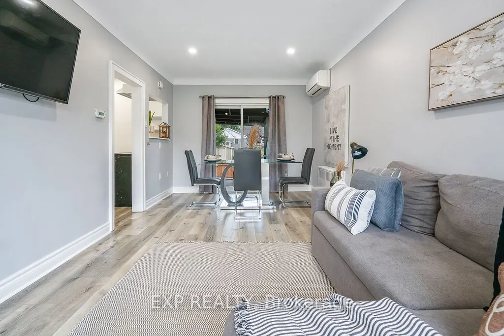 28 Gale Crescent