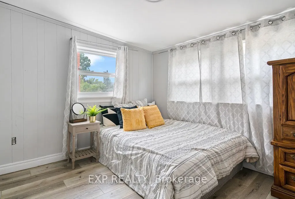 28 Gale Crescent