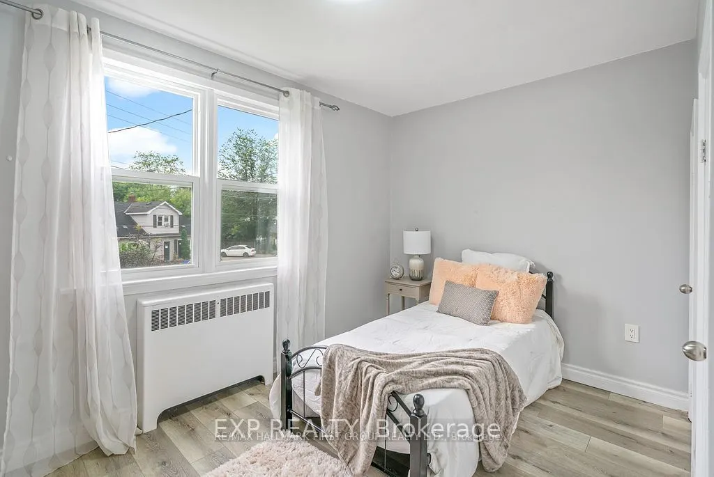28 Gale Crescent