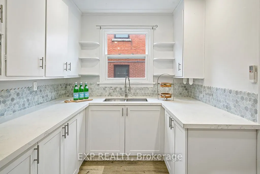 28 Gale Crescent