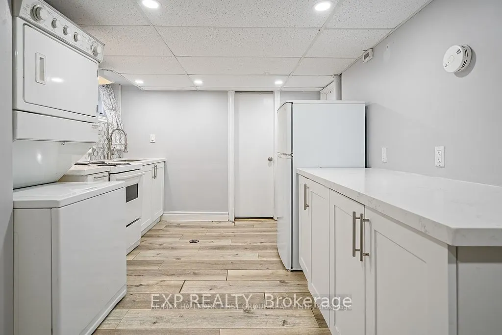 28 Gale Crescent