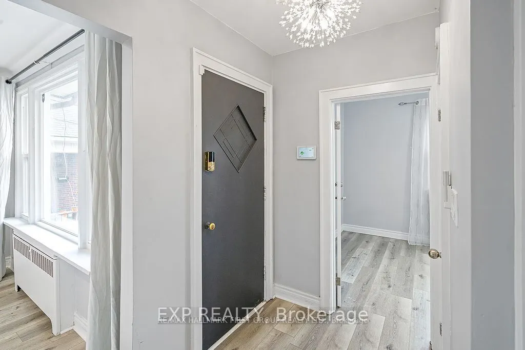 28 Gale Crescent