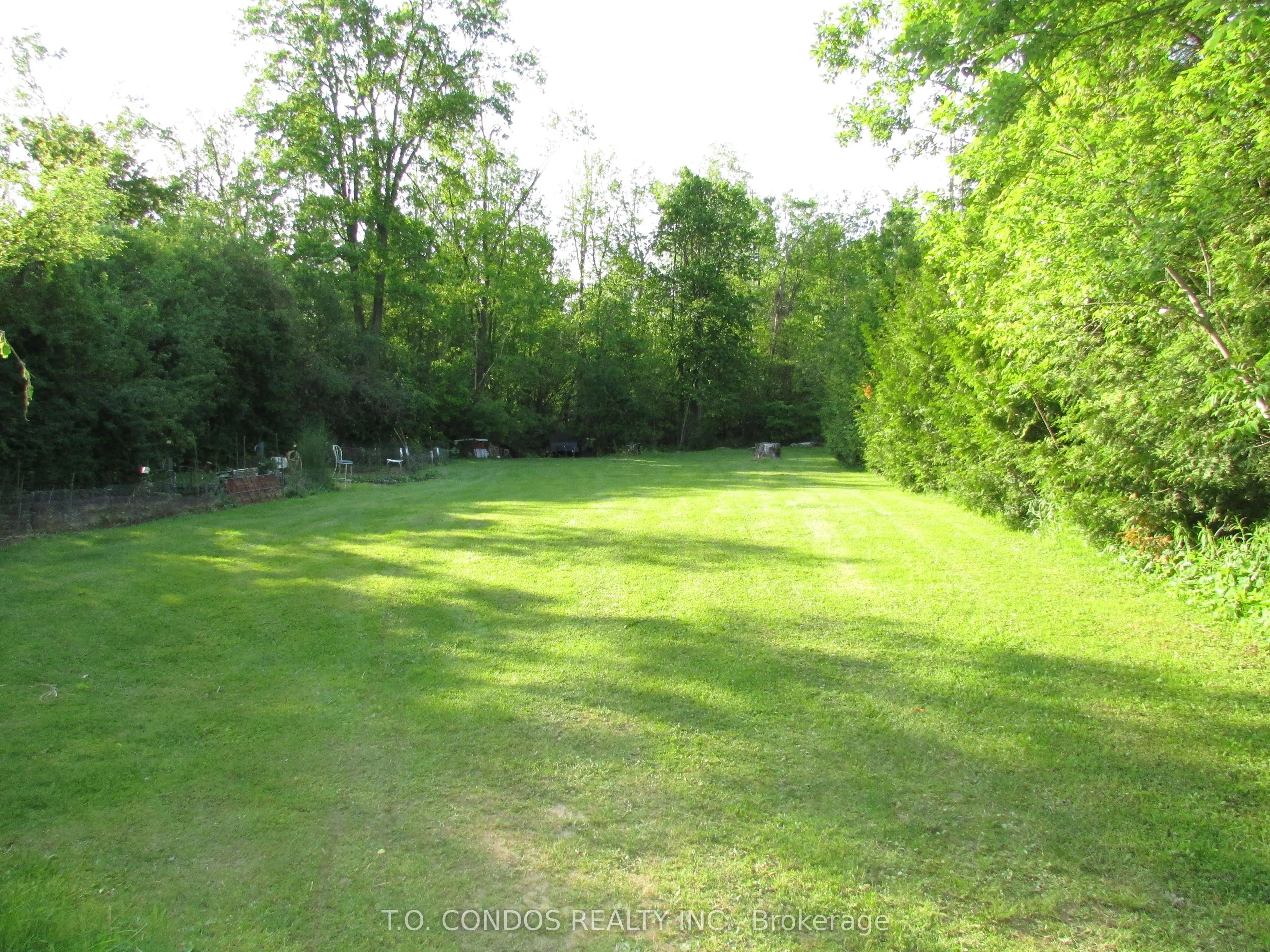 692 North Shore Drive E