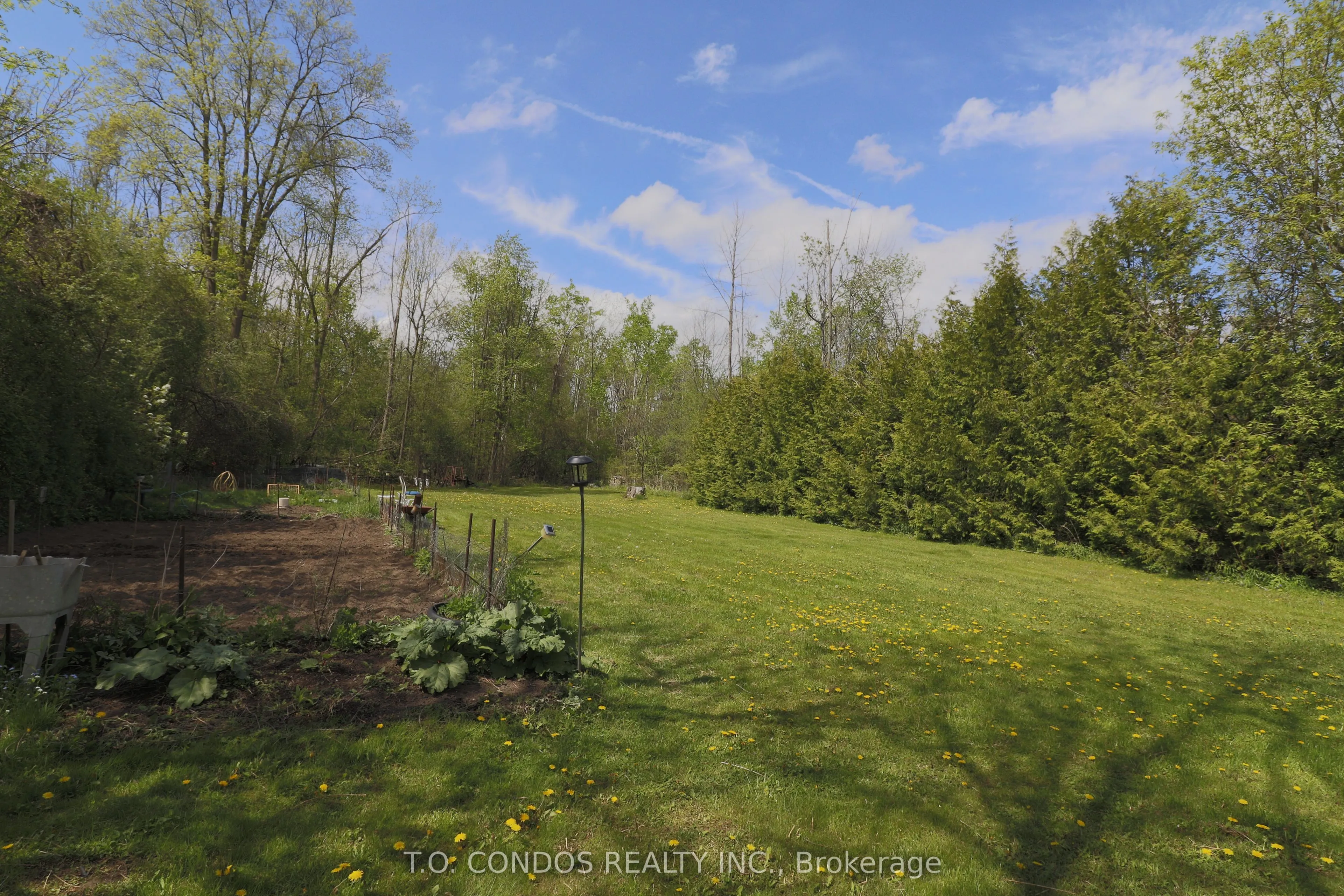 692 North Shore Drive E