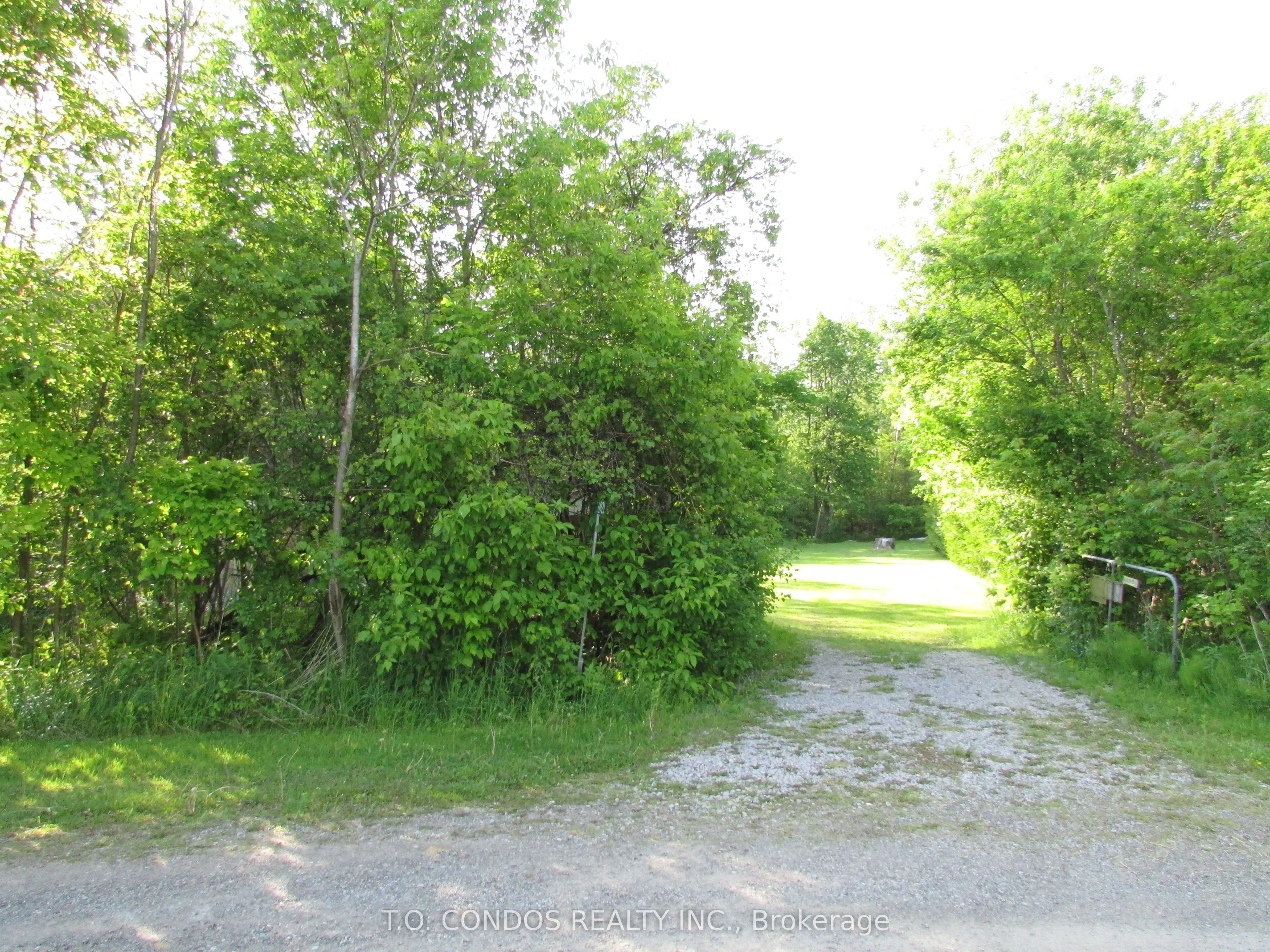 692 North Shore Drive E