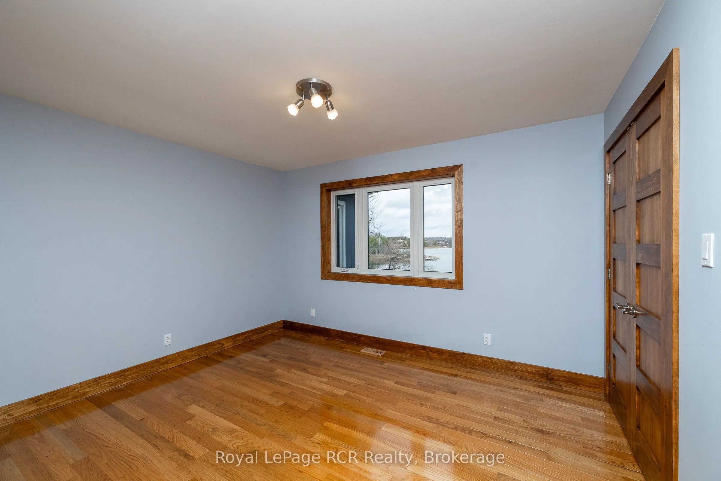 123 Lakeview Road