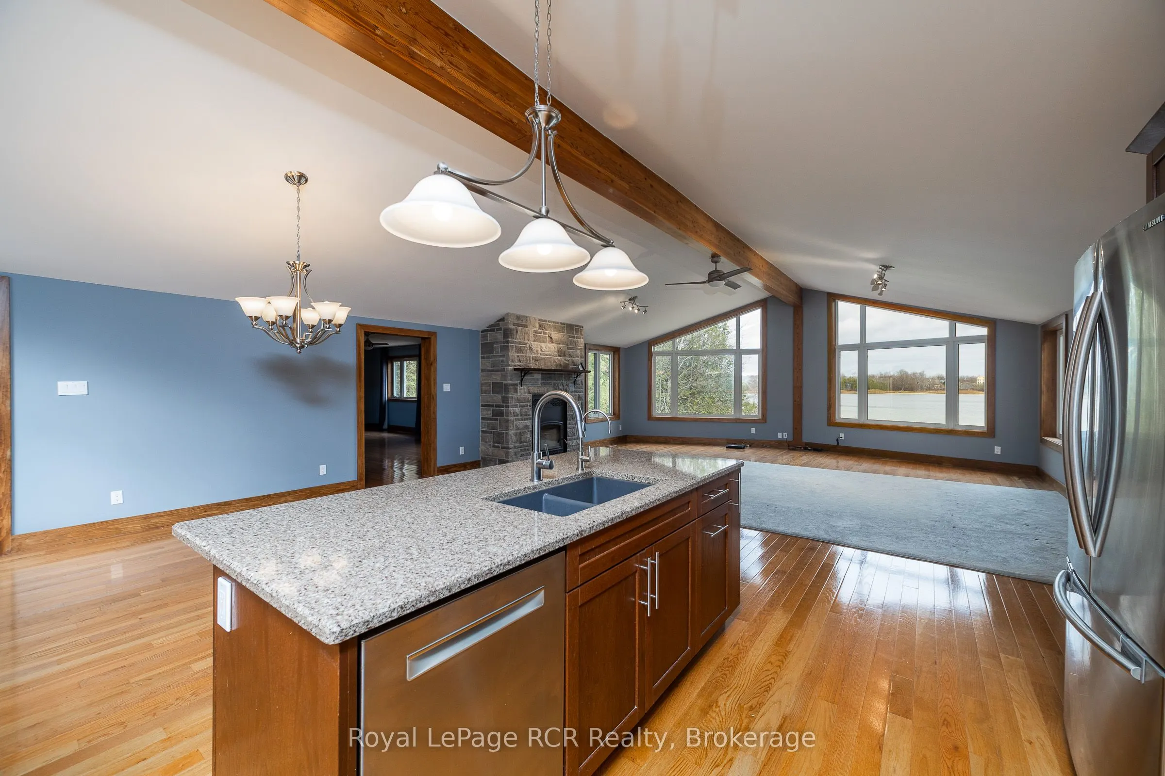 123 Lakeview Road