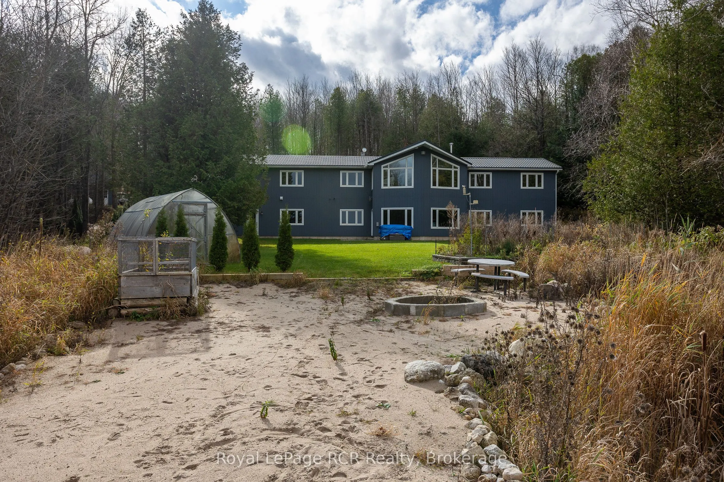 123 Lakeview Road