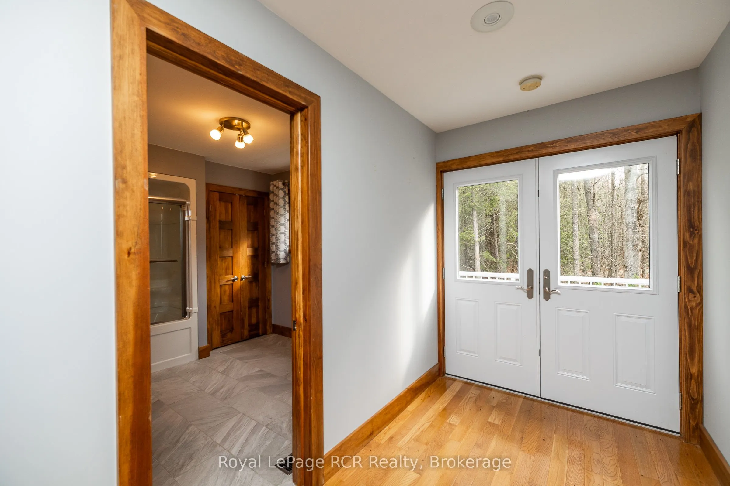 123 Lakeview Road