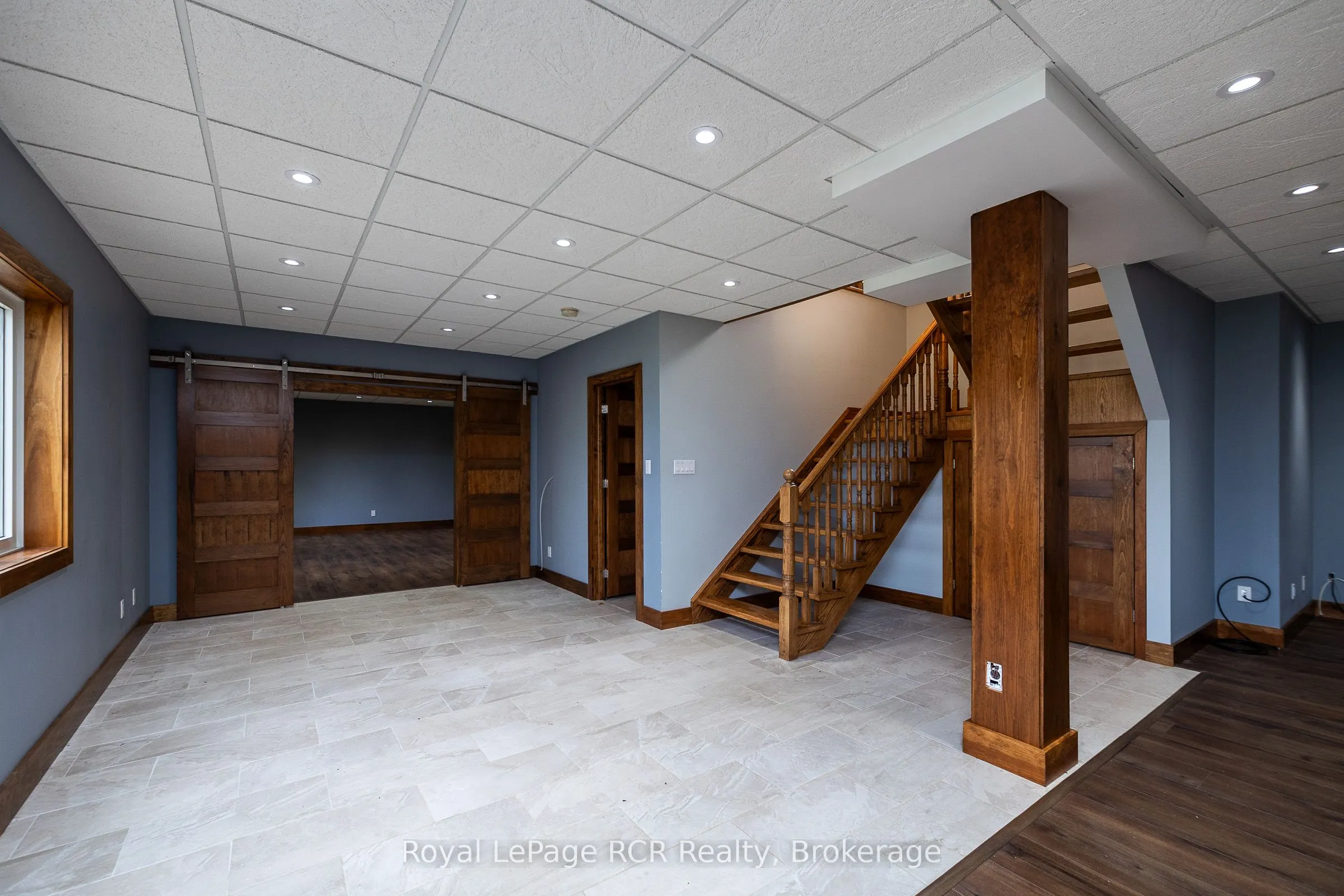 123 Lakeview Road