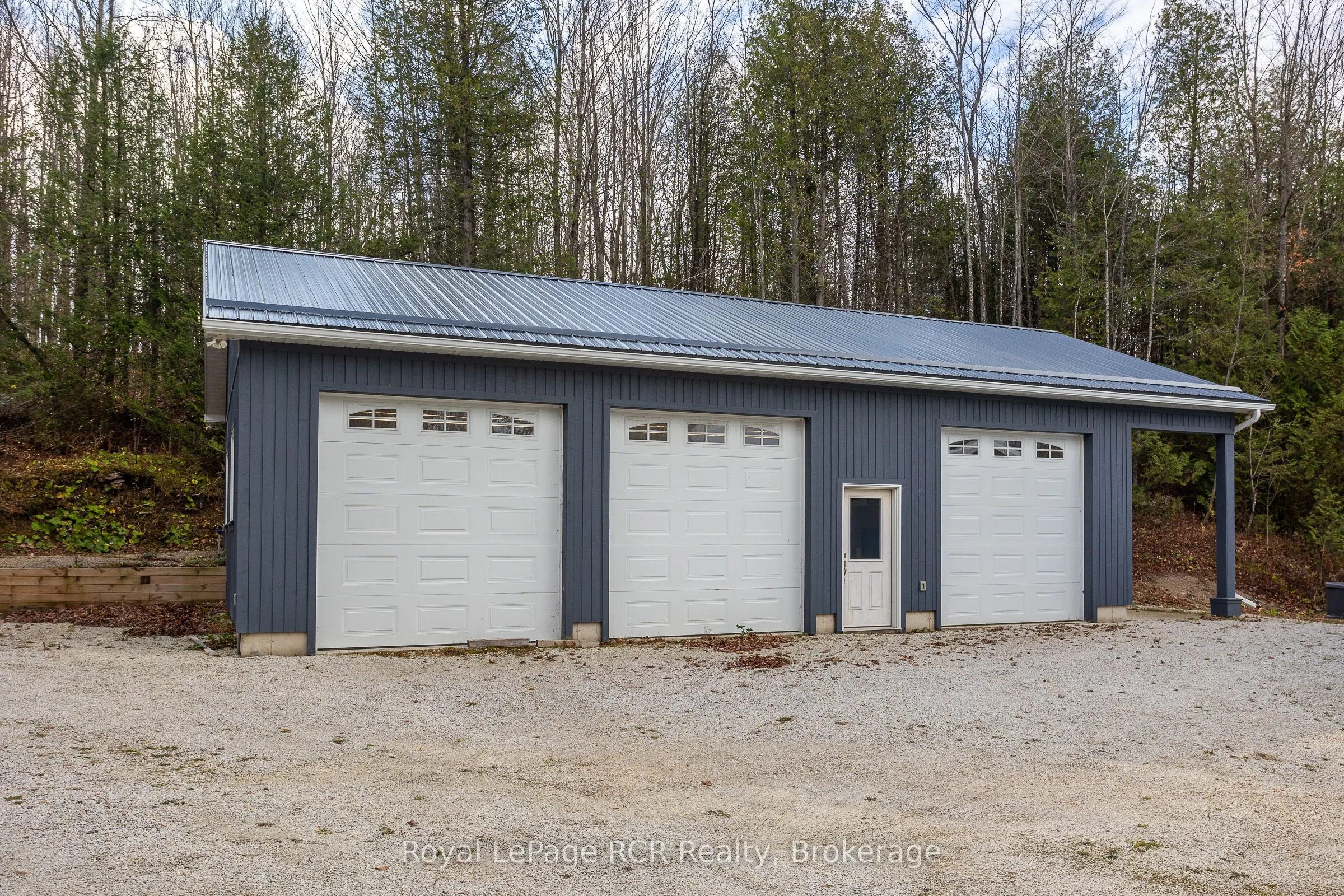 123 Lakeview Road