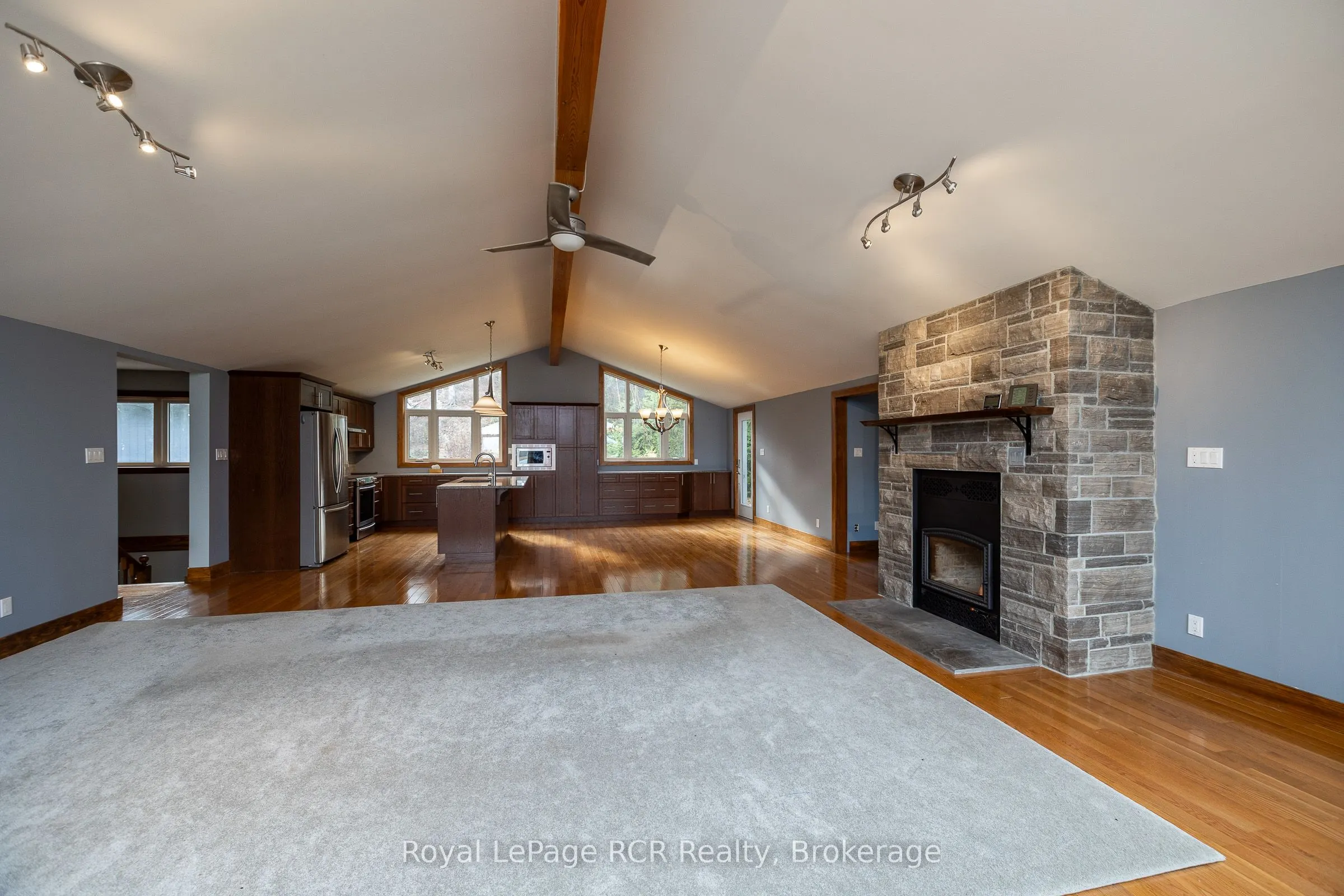 123 Lakeview Road