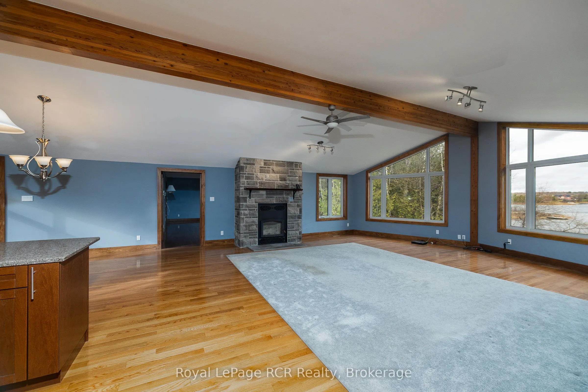 123 Lakeview Road