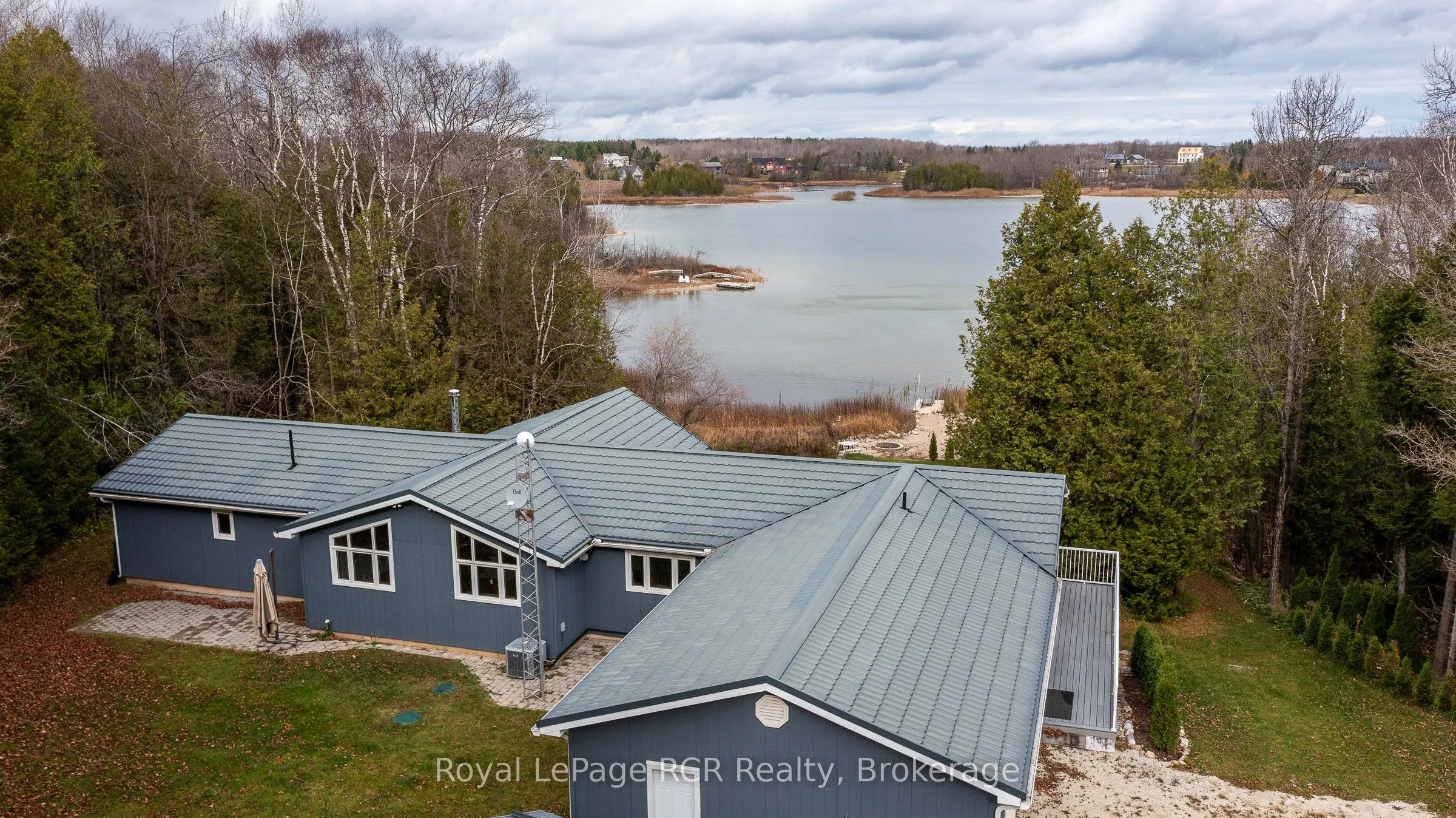 123 Lakeview Road