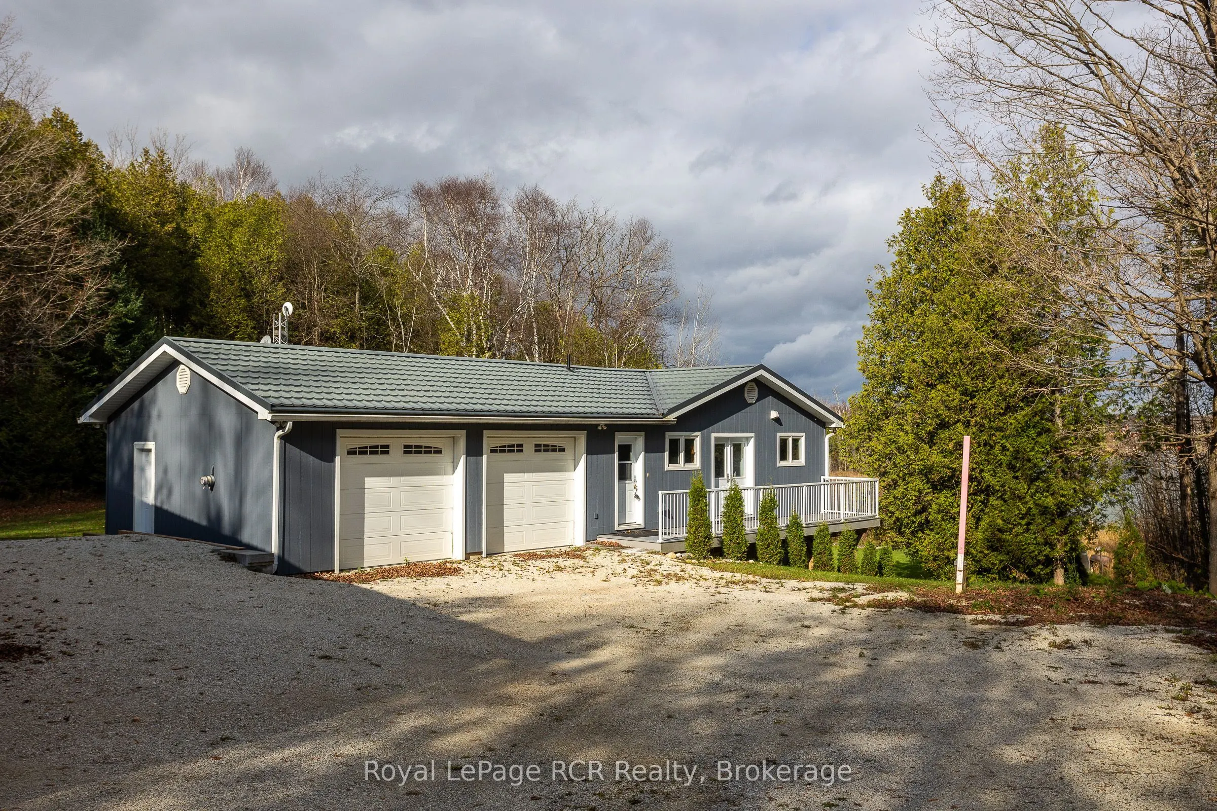 123 Lakeview Road