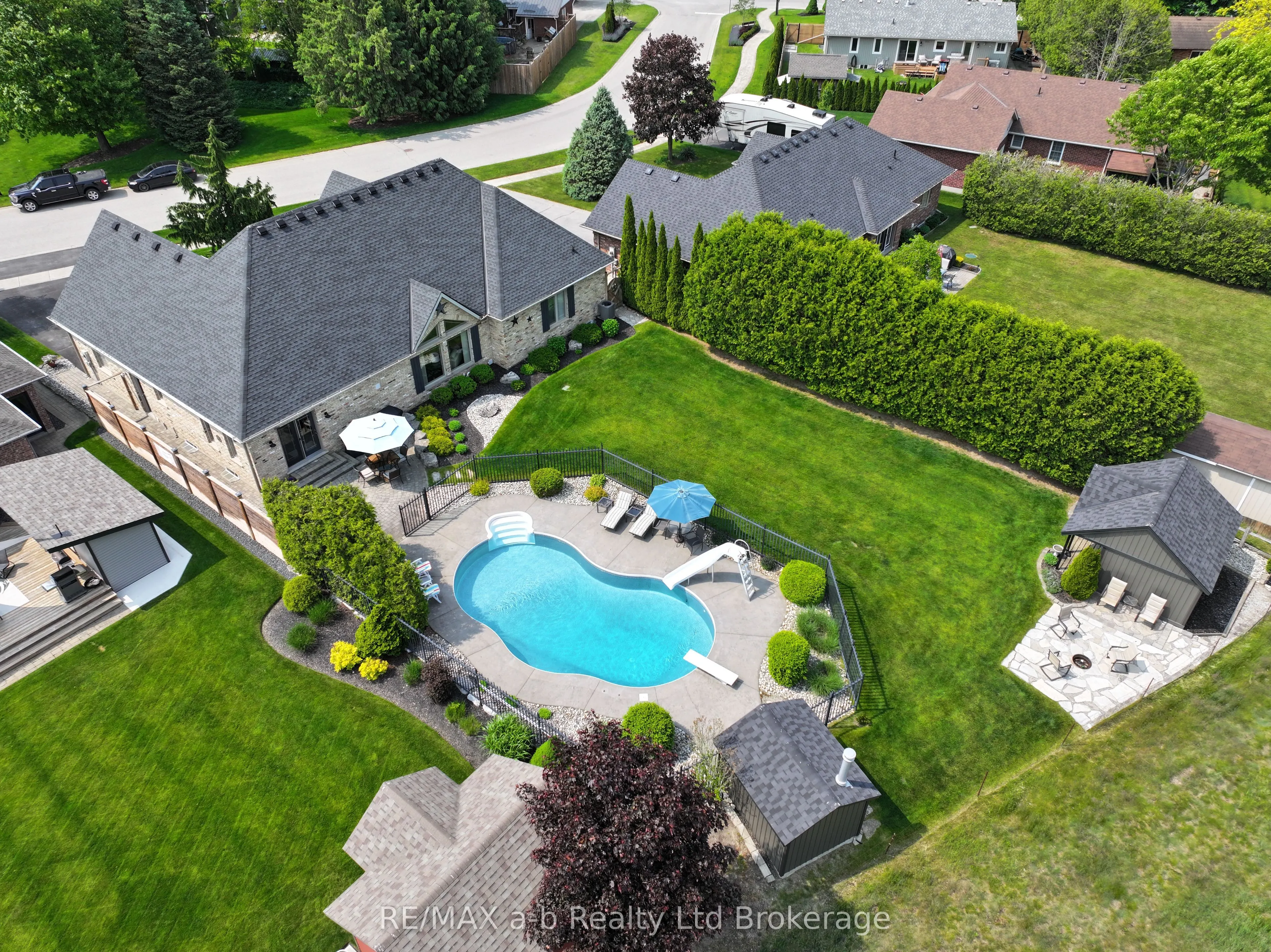 7 OTTERVIEW Drive