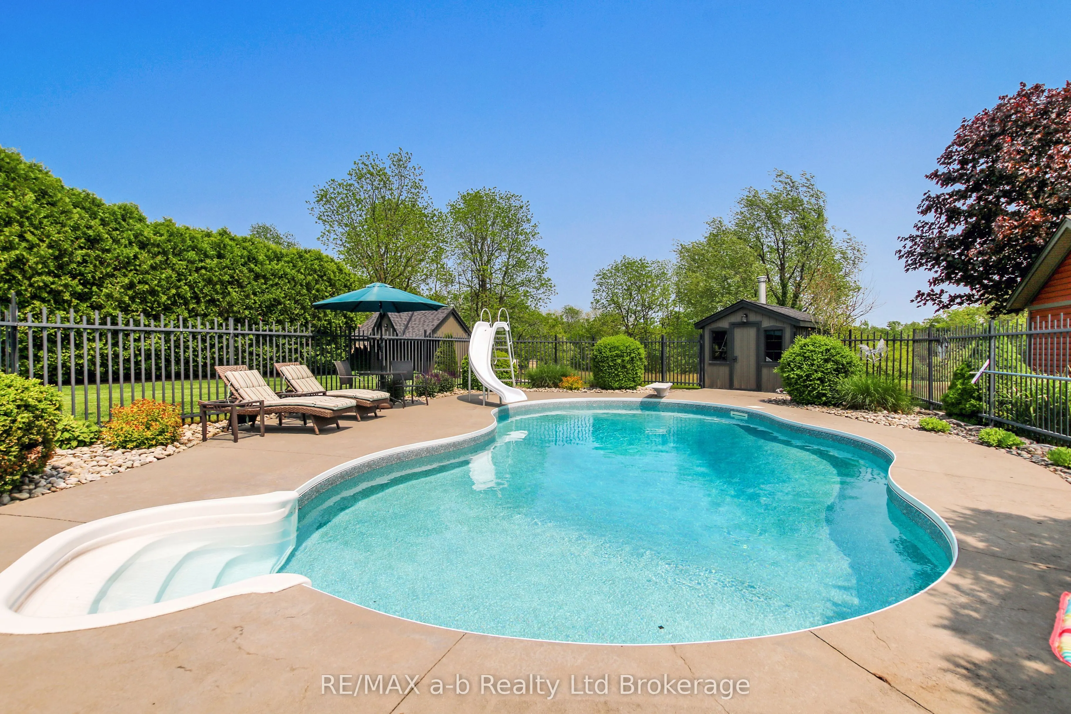 7 OTTERVIEW Drive