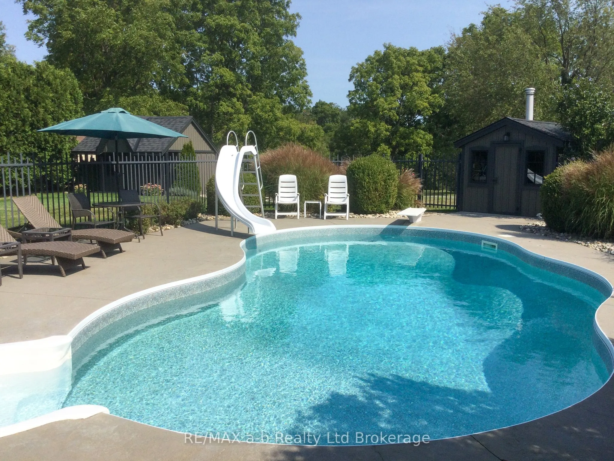 7 OTTERVIEW Drive