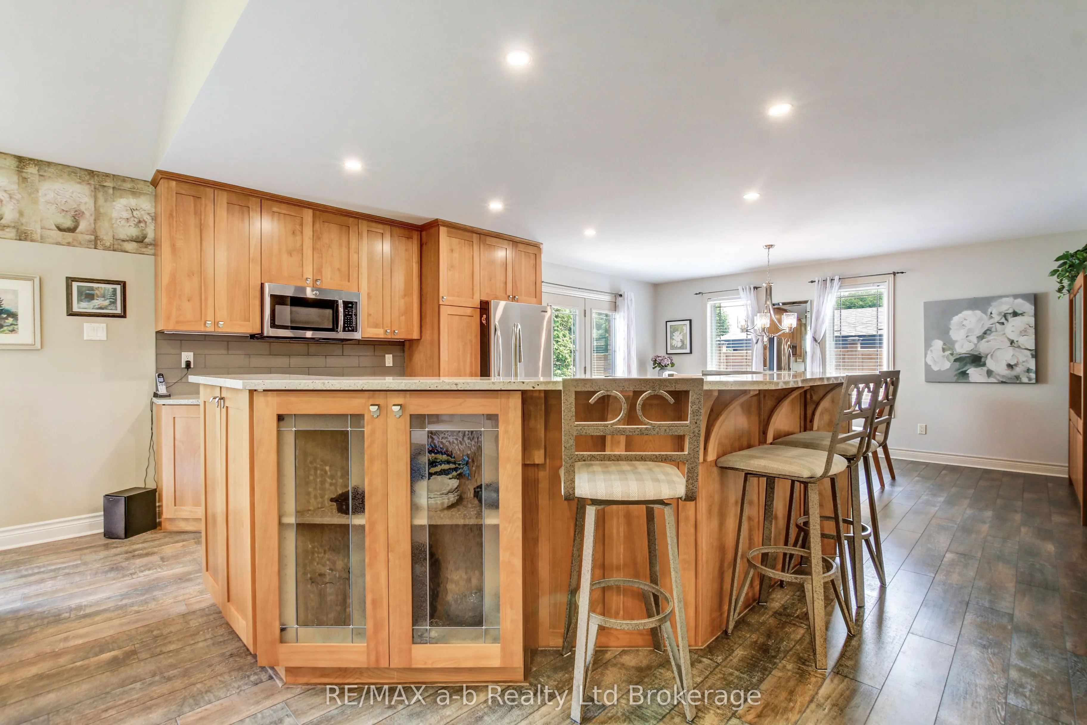 7 OTTERVIEW Drive