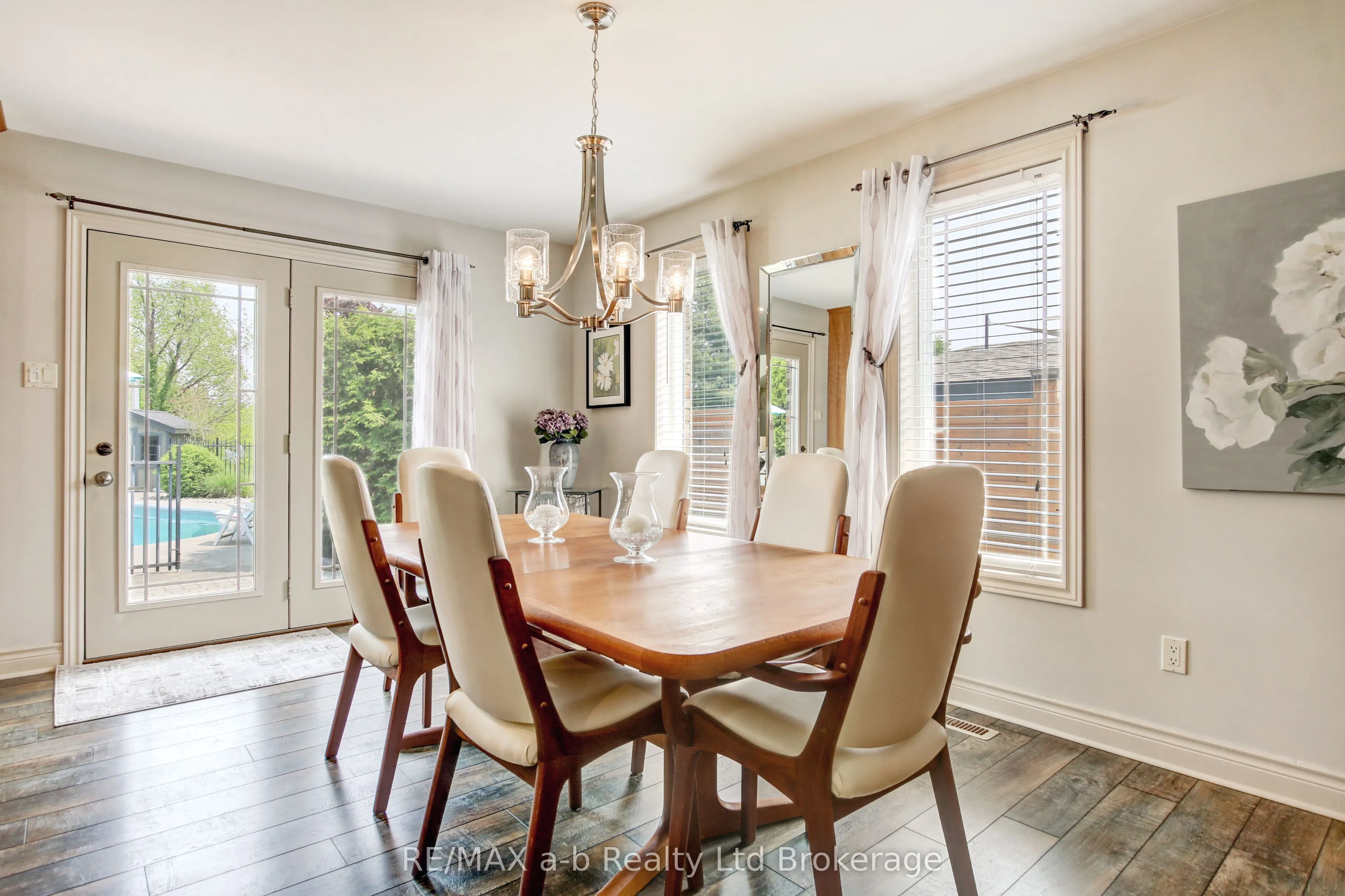 7 OTTERVIEW Drive