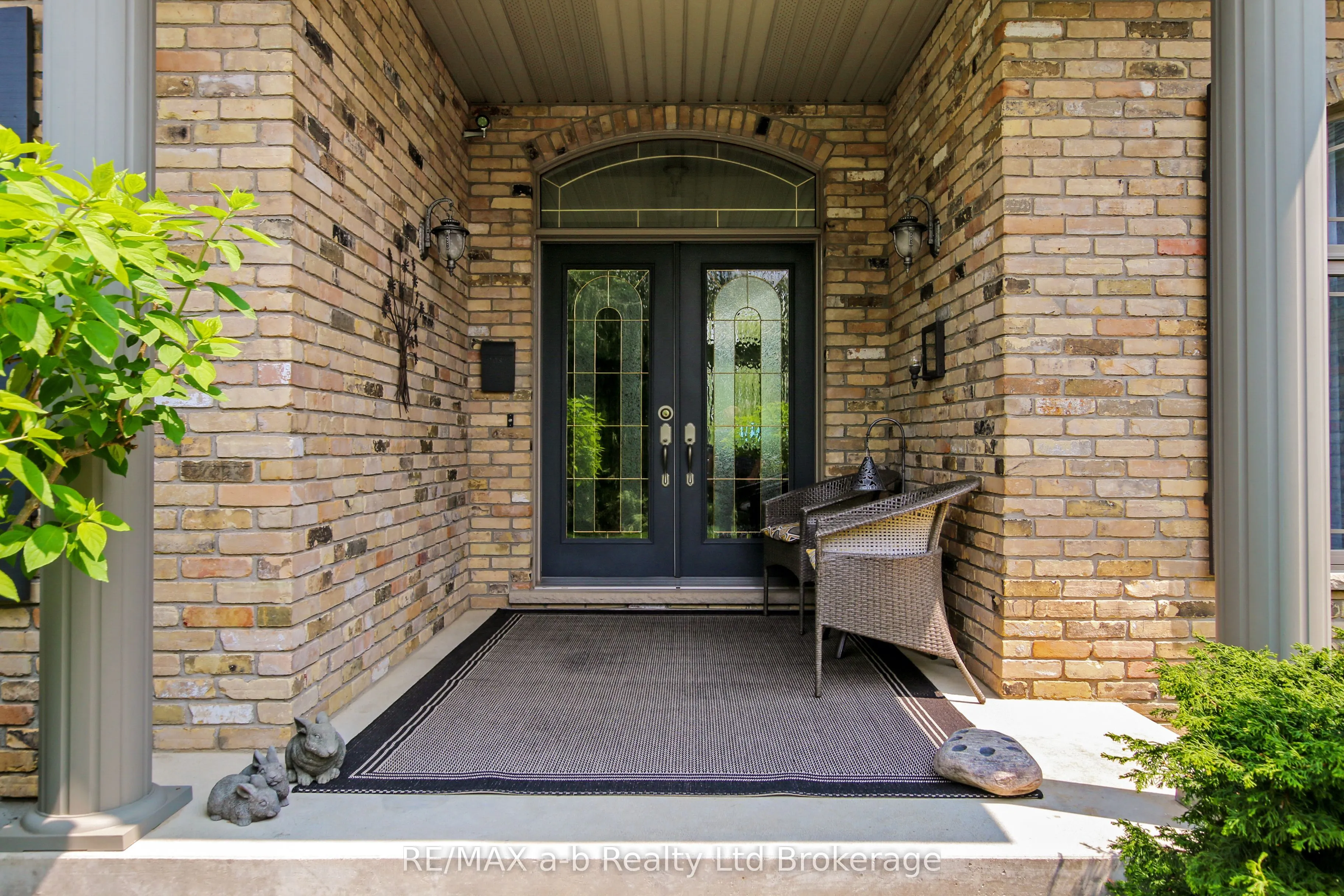 7 OTTERVIEW Drive