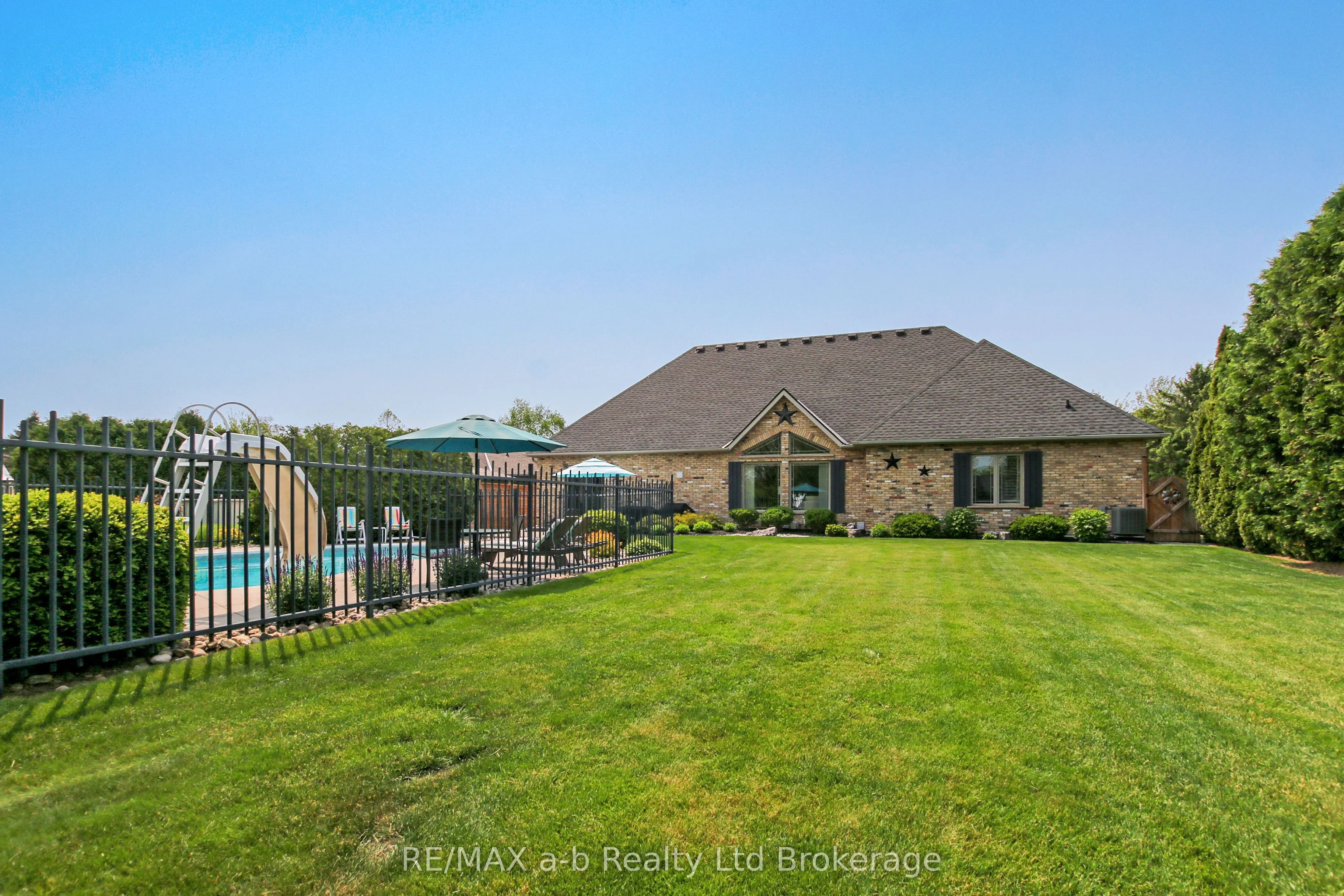 7 OTTERVIEW Drive