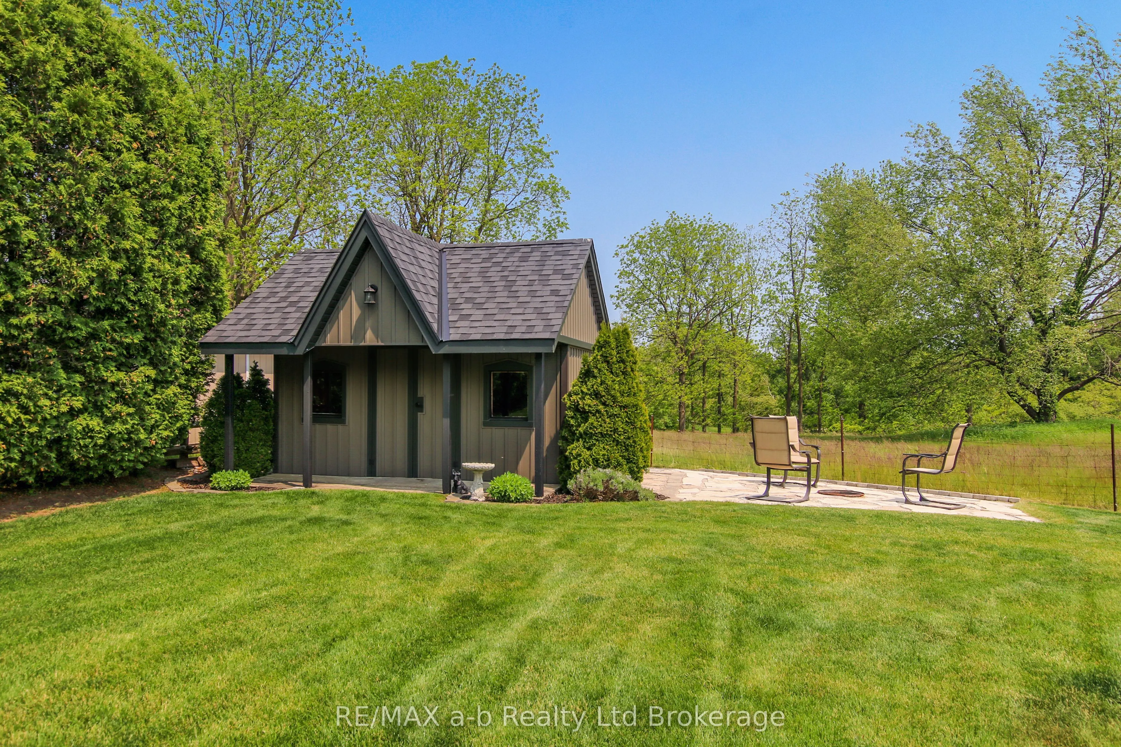 7 OTTERVIEW Drive