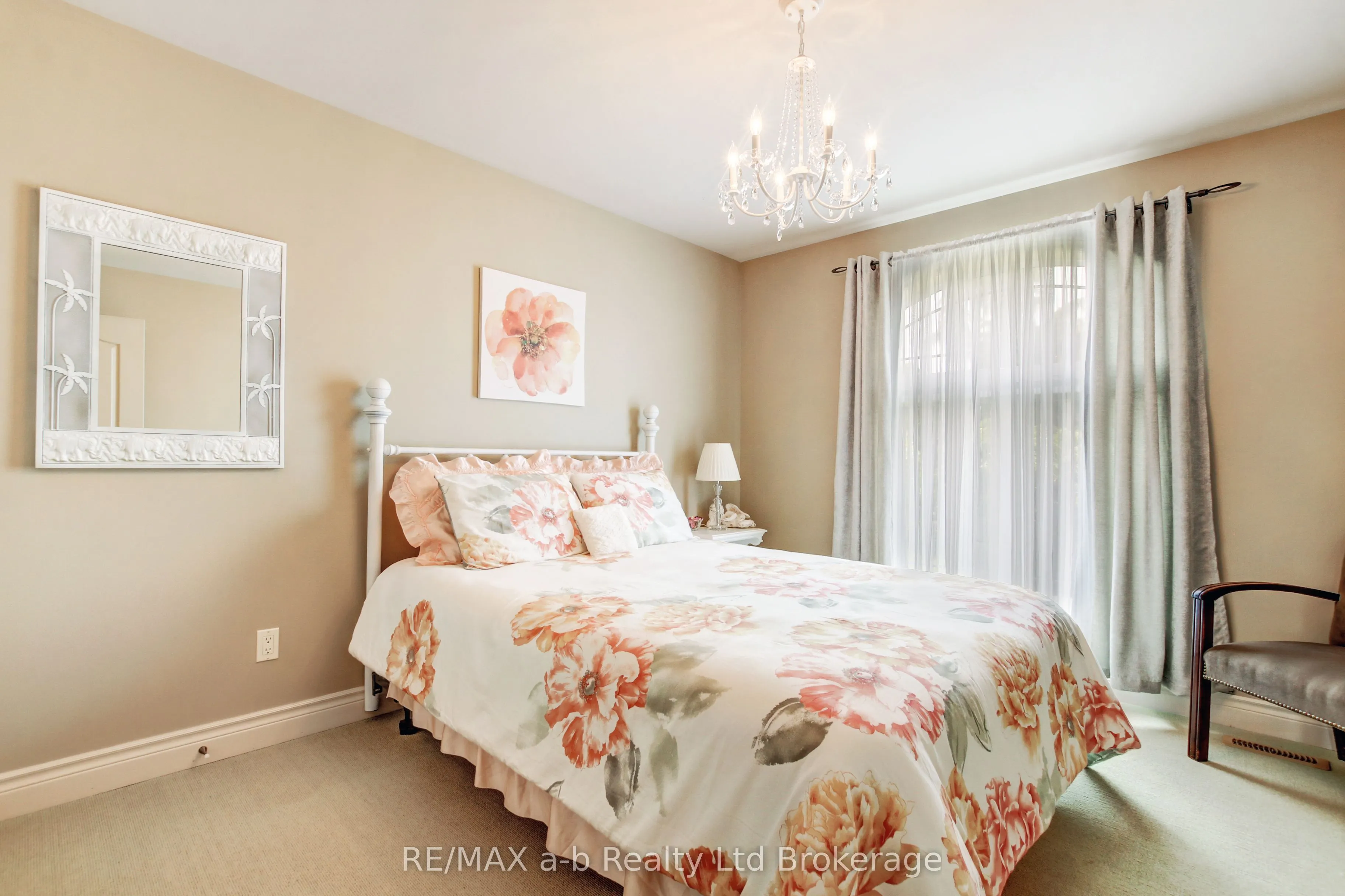 7 OTTERVIEW Drive