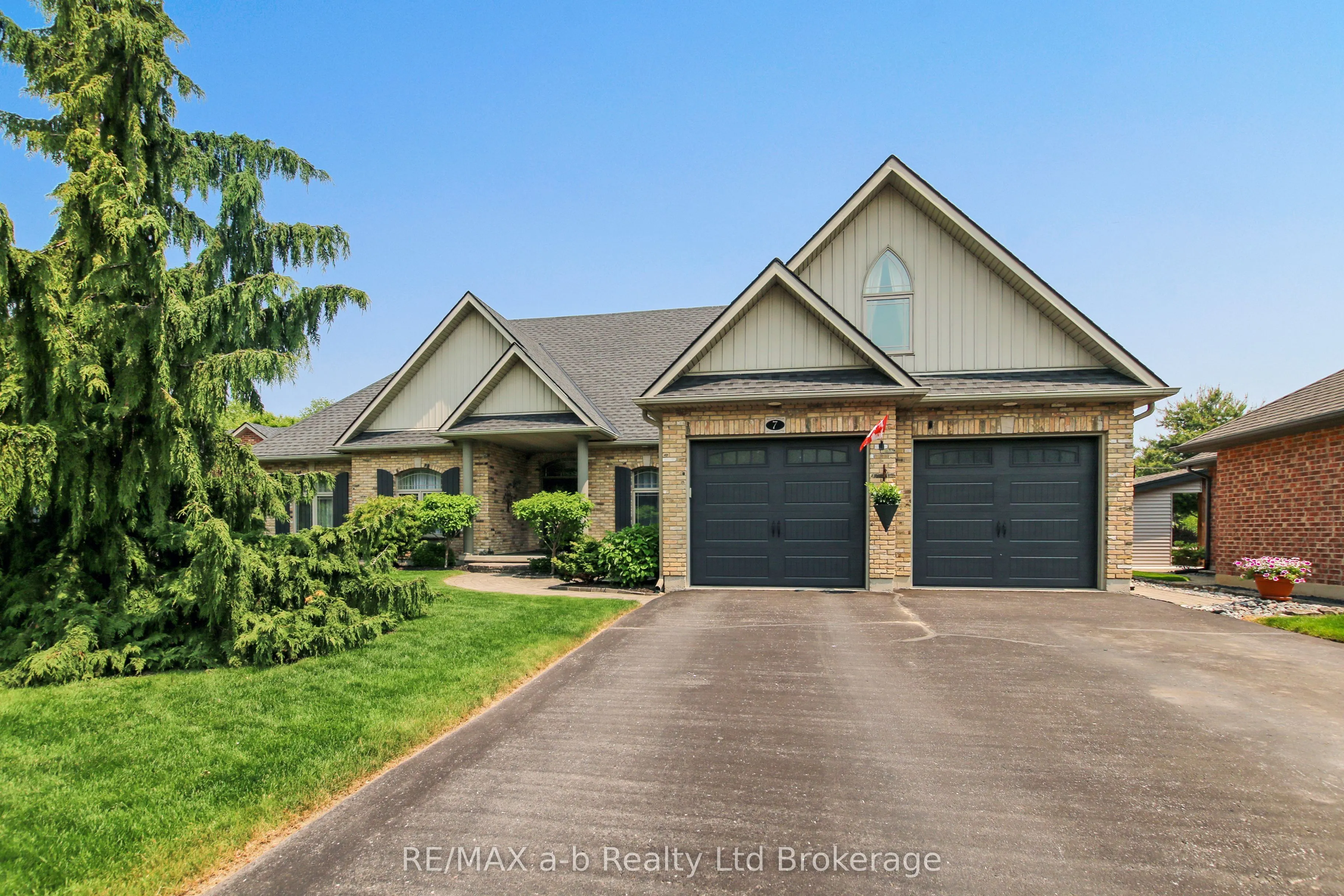 7 OTTERVIEW Drive