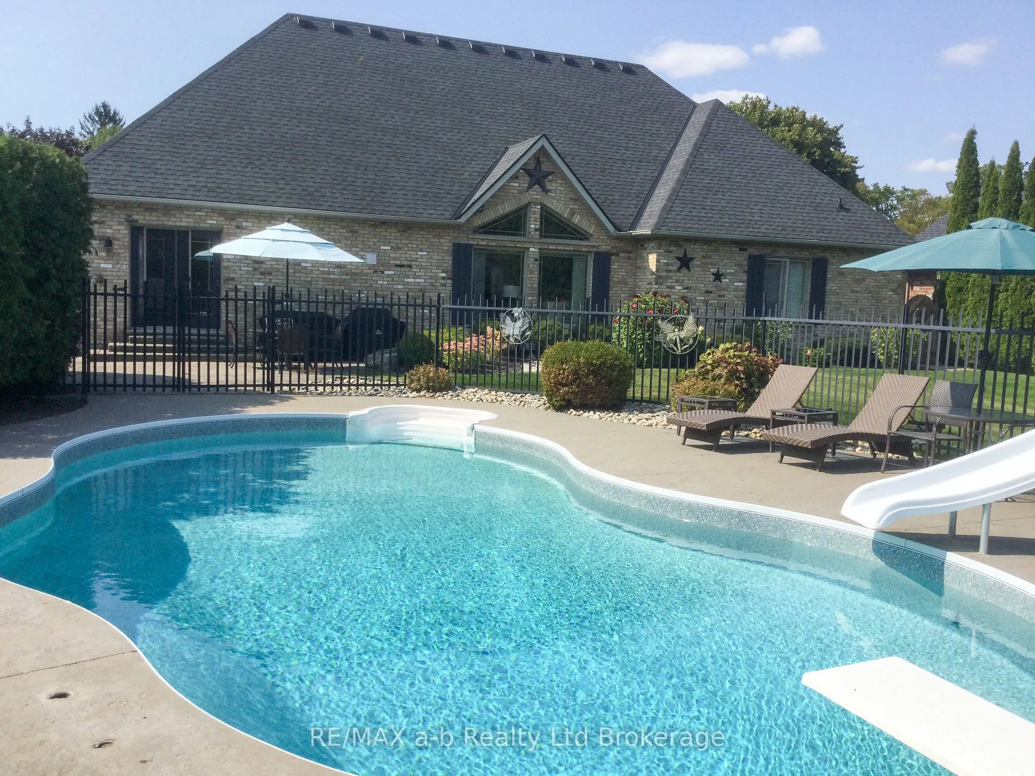 7 OTTERVIEW Drive